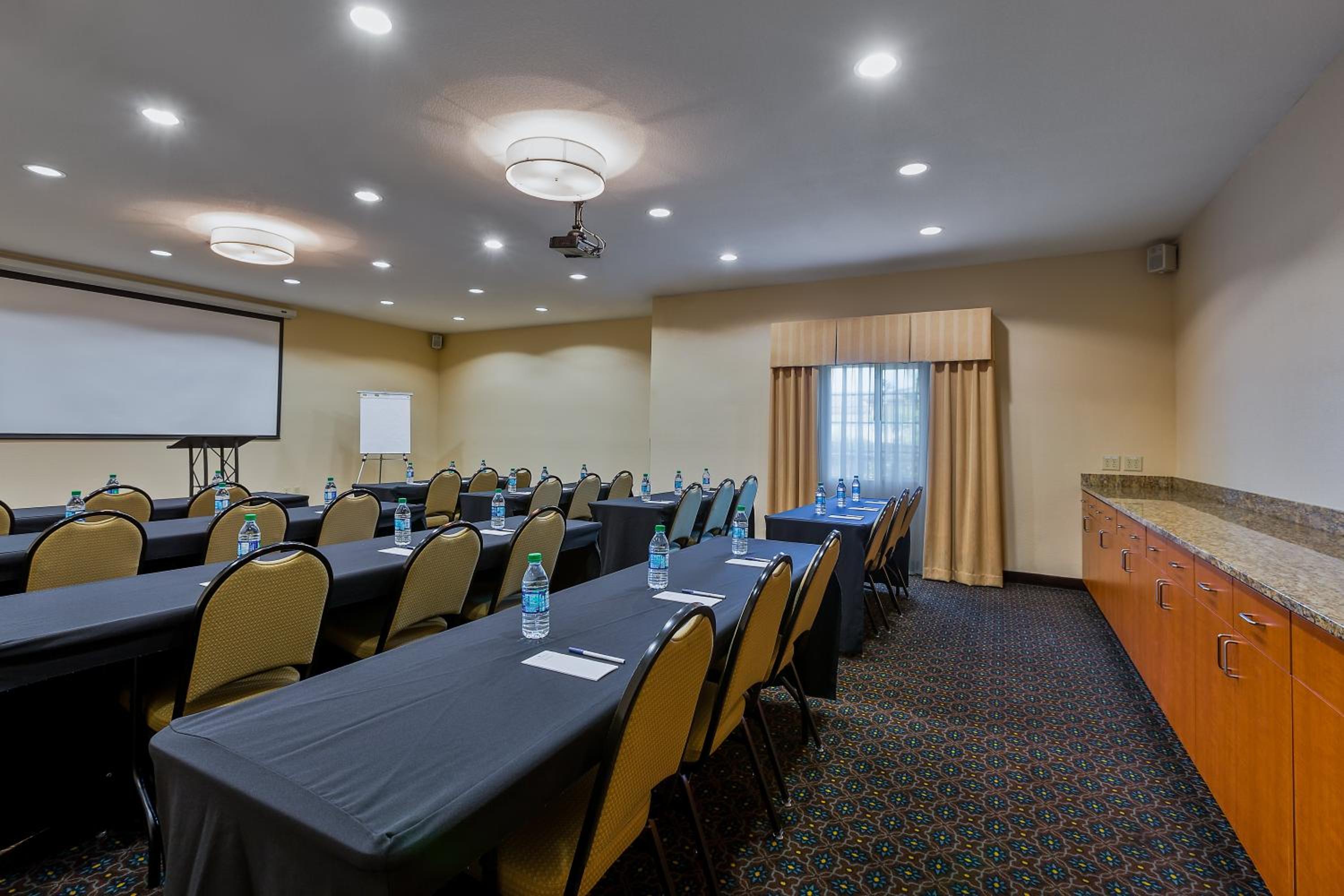 Candlewood Suites Decatur Medical Center by IHG view 3