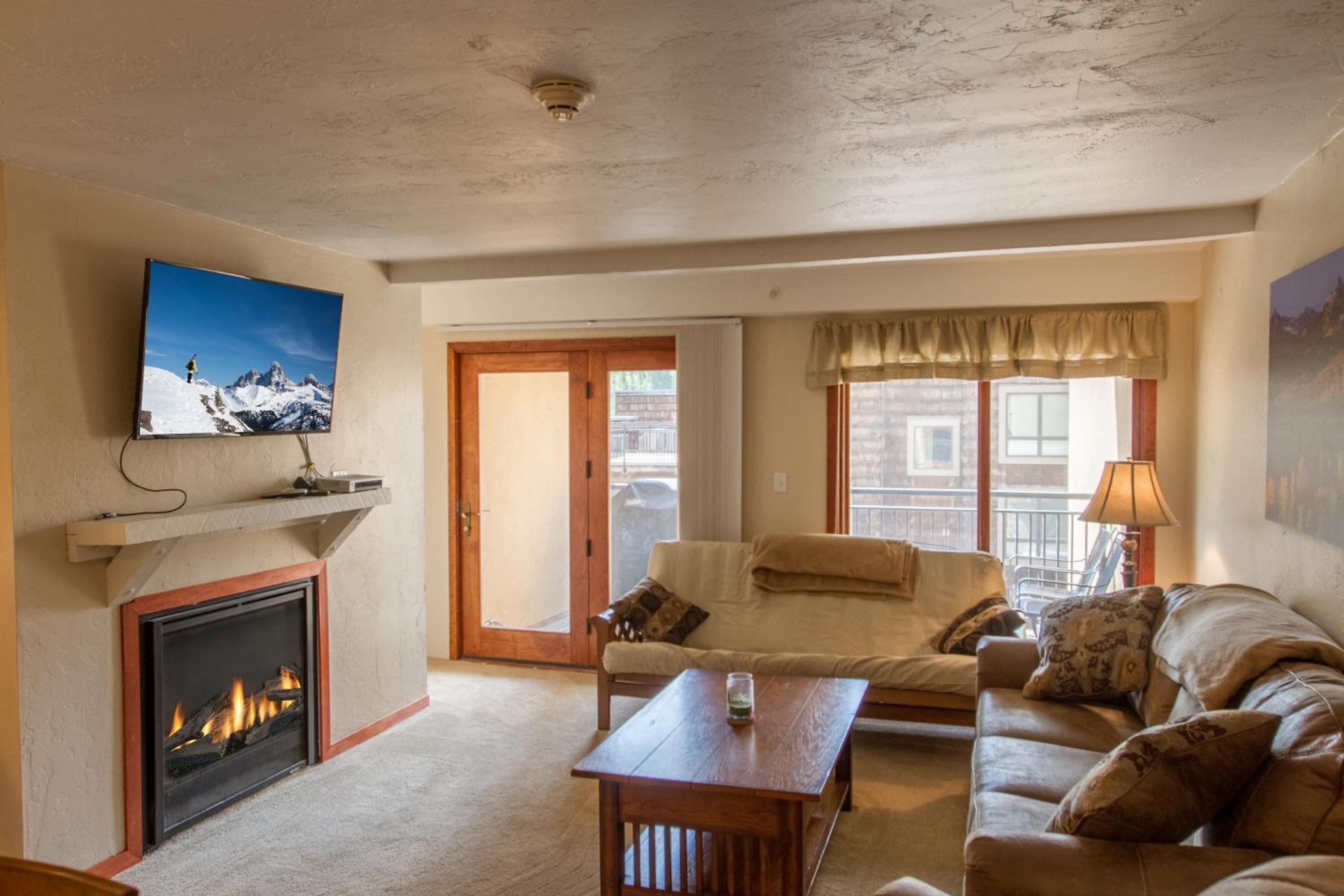 Breakaway West - Studio, 2,3 Bedrooms by Vail Realty