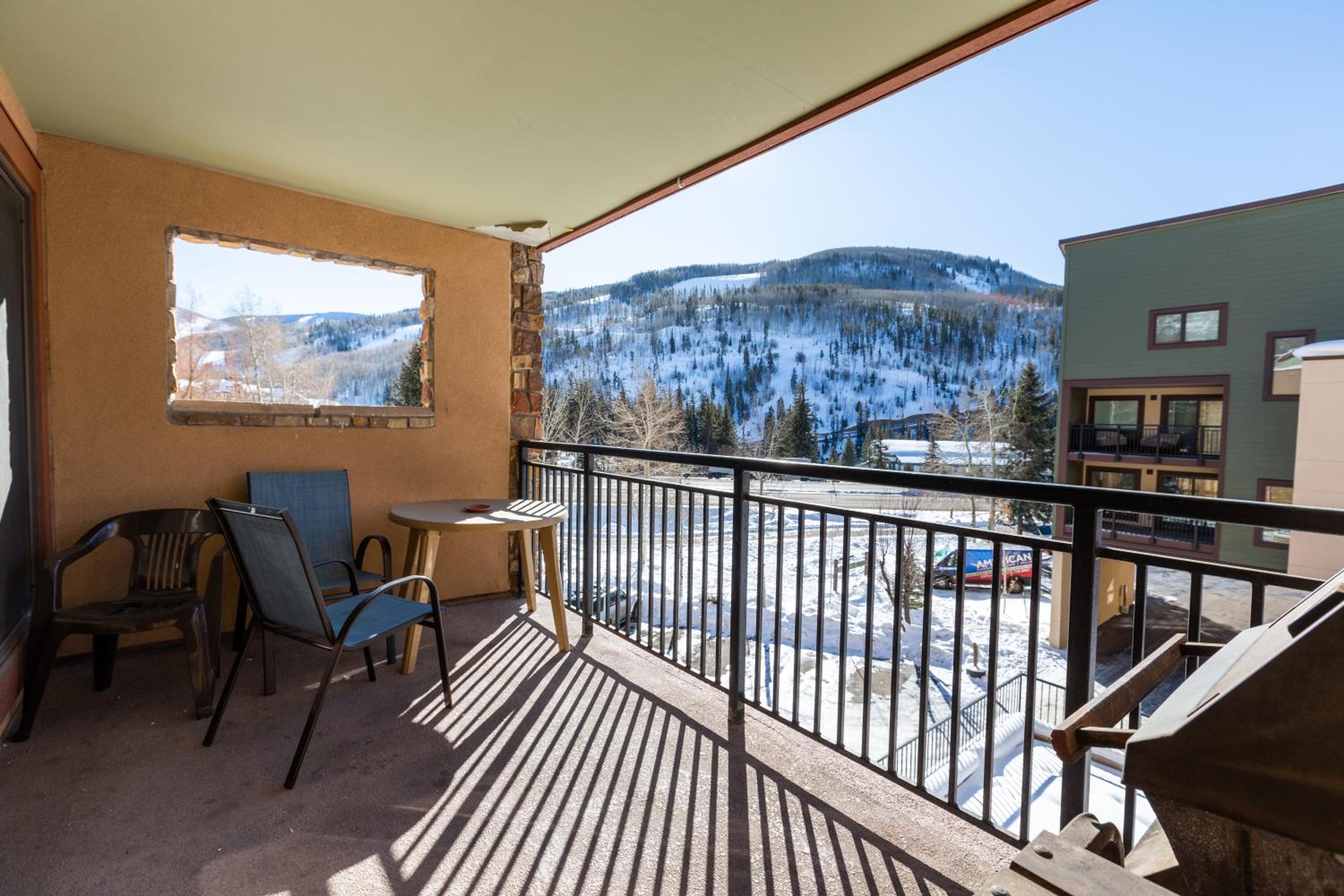 Breakaway West - Studio, 2,3 Bedrooms by Vail Realty