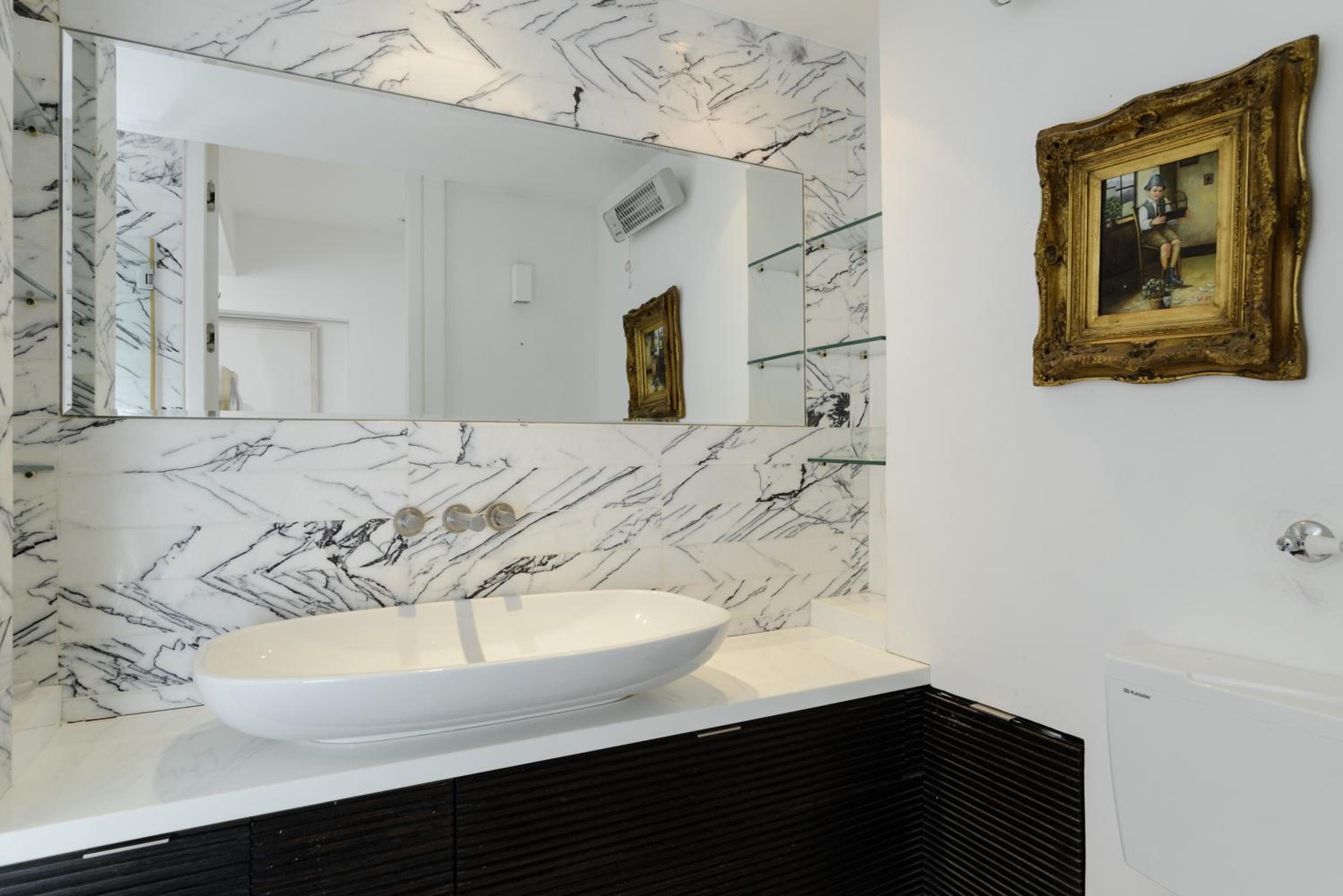 Gordon Beach Luxury Apartment