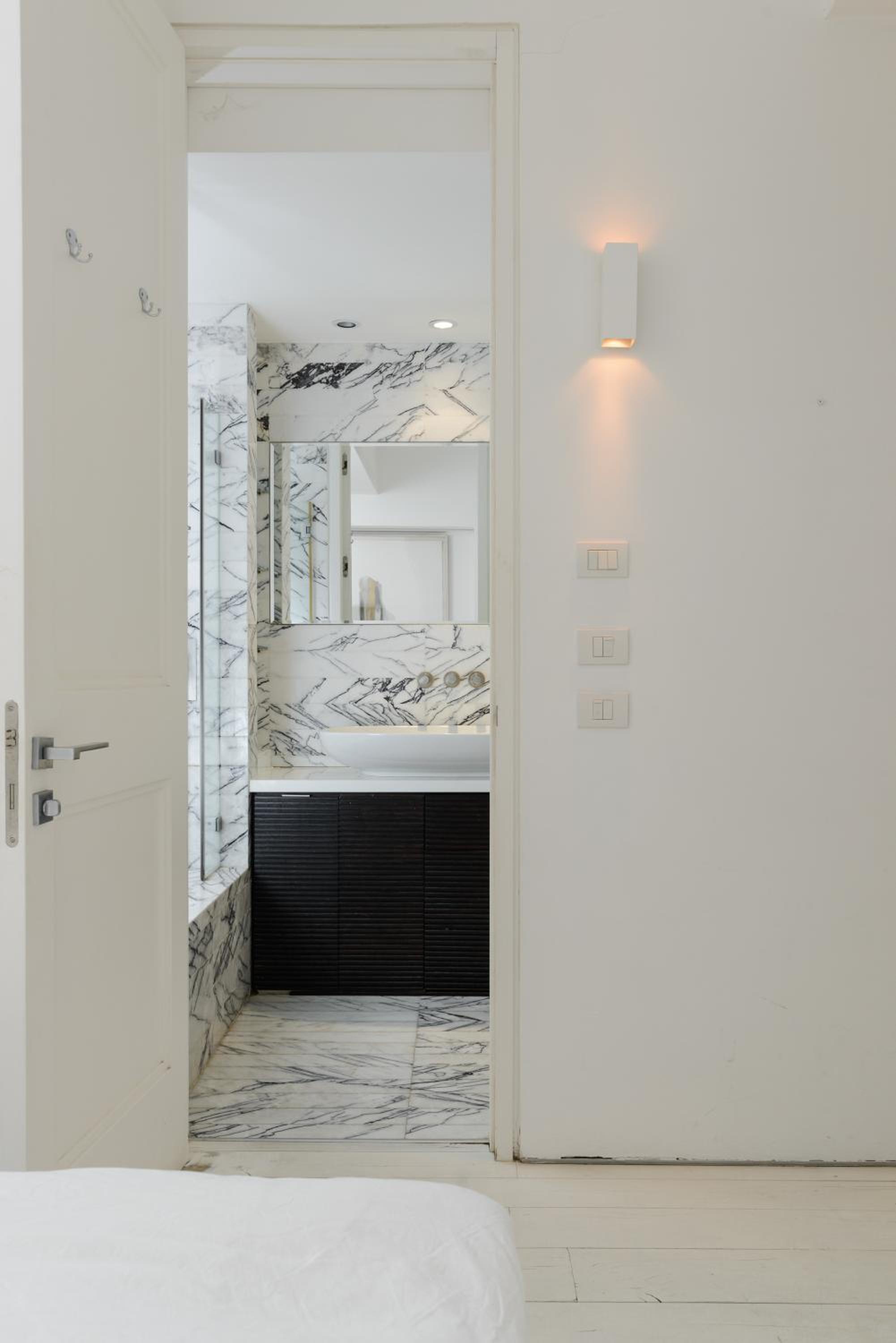 Gordon Beach Luxury Apartment