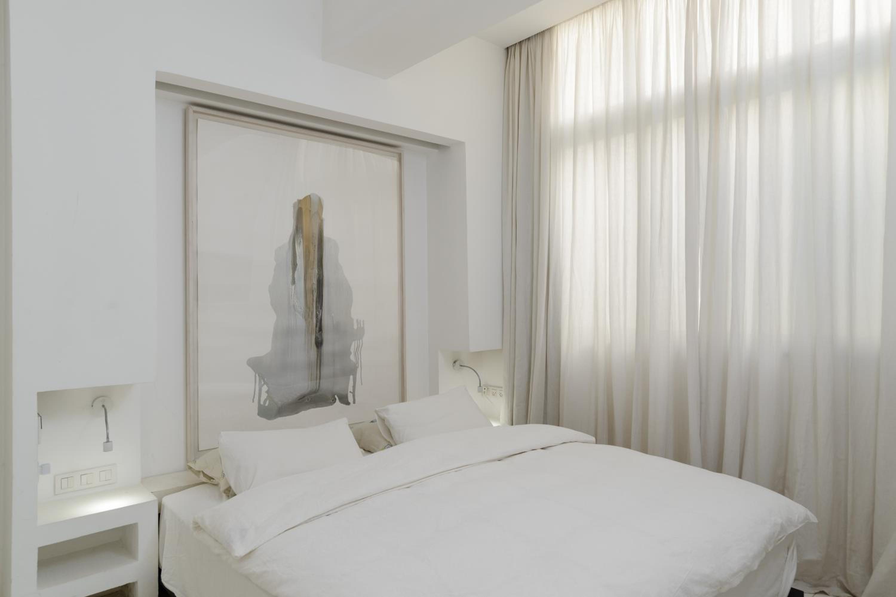 Gordon Beach Luxury Apartment