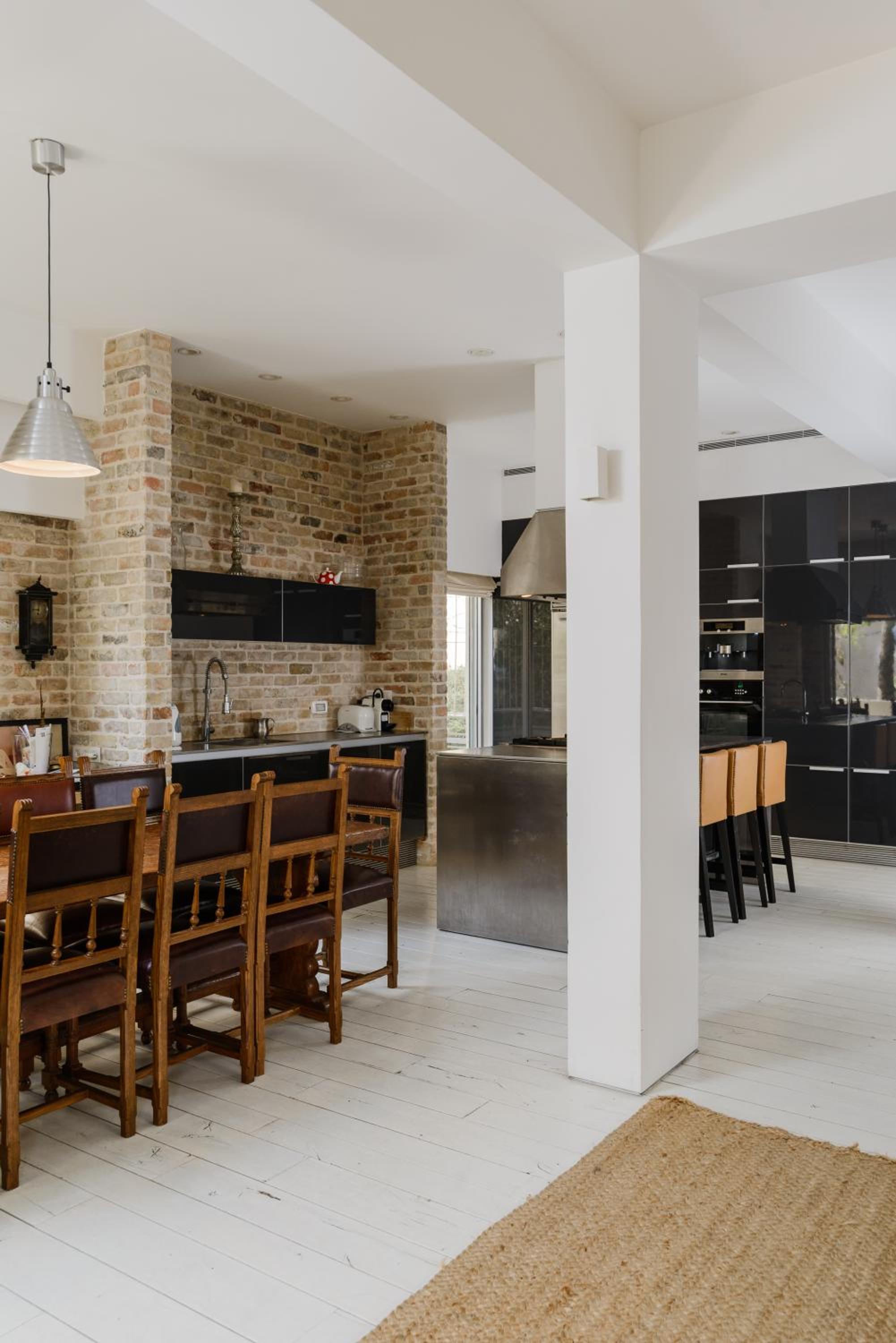 Gordon Beach Luxury Apartment