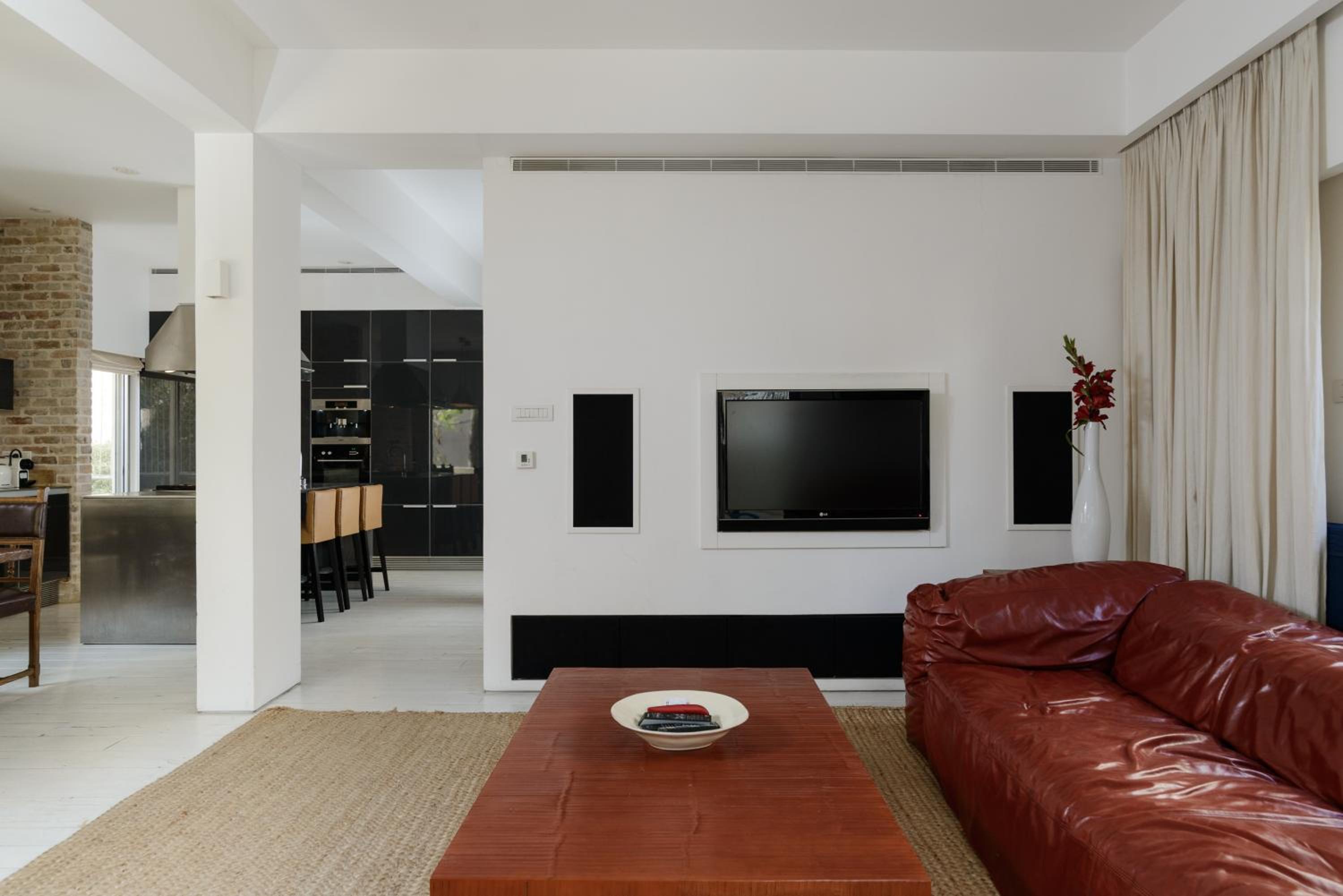 Gordon Beach Luxury Apartment