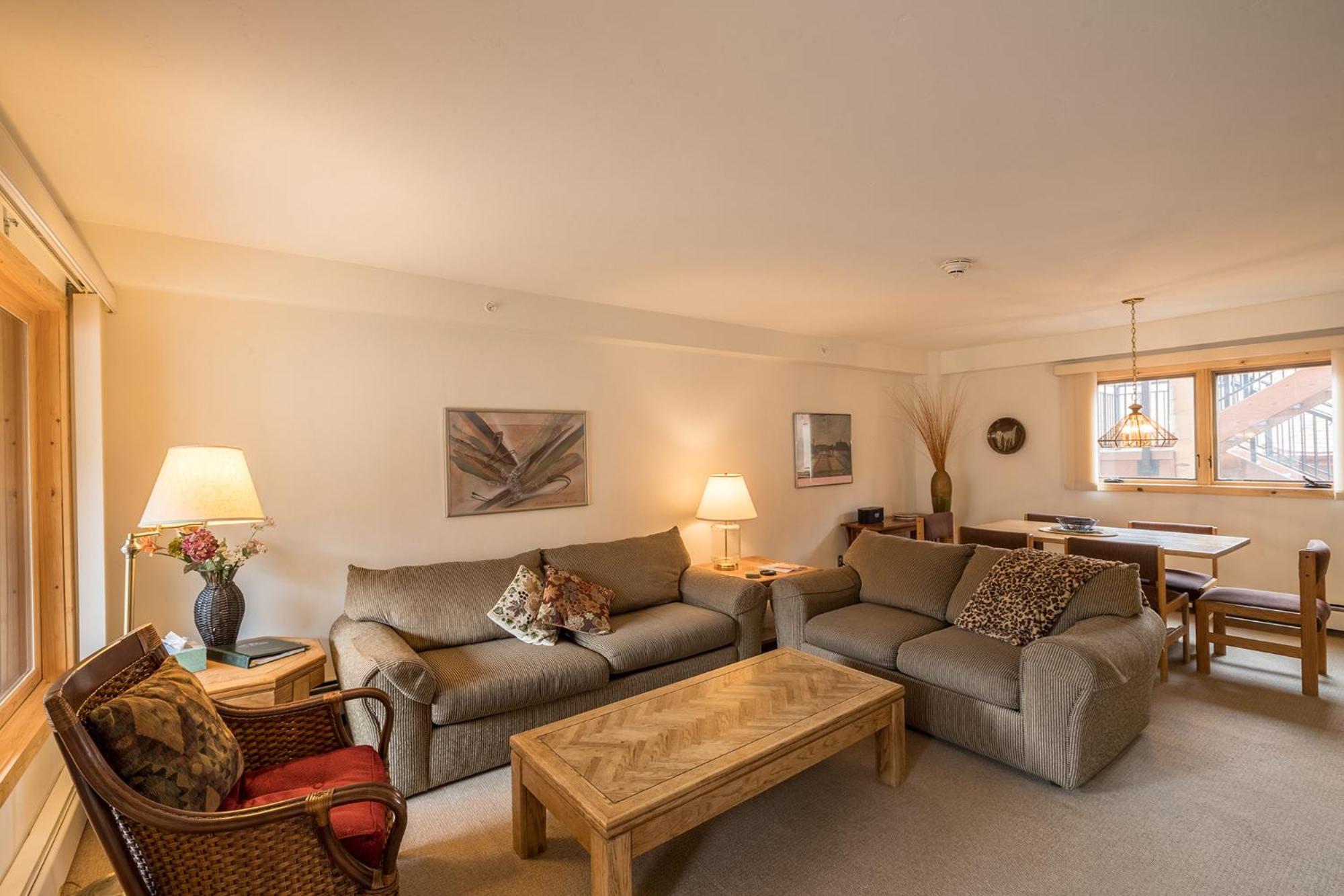Breakaway West - Studio, 2,3 Bedrooms by Vail Realty