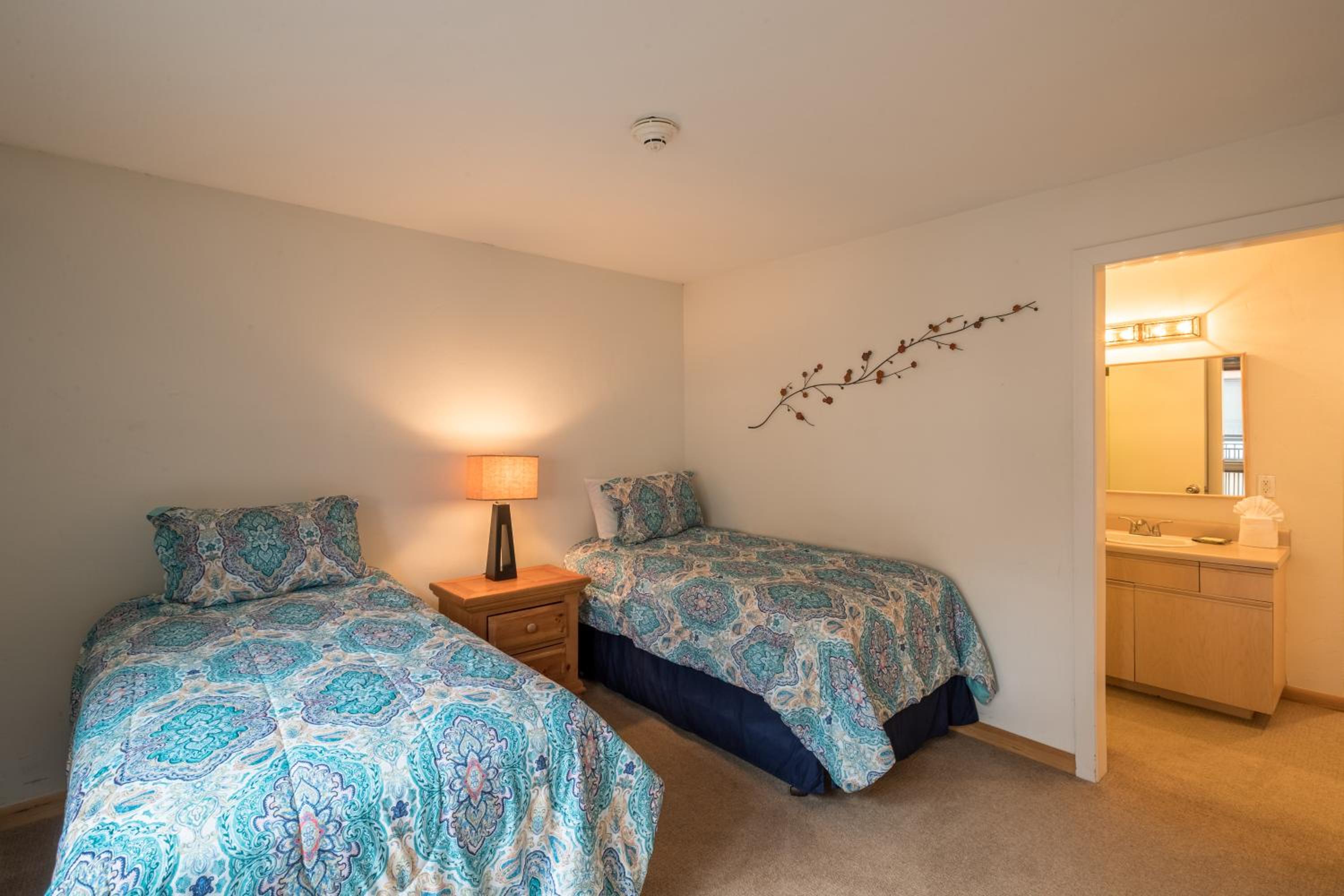 Breakaway West - Studio, 2,3 Bedrooms by Vail Realty