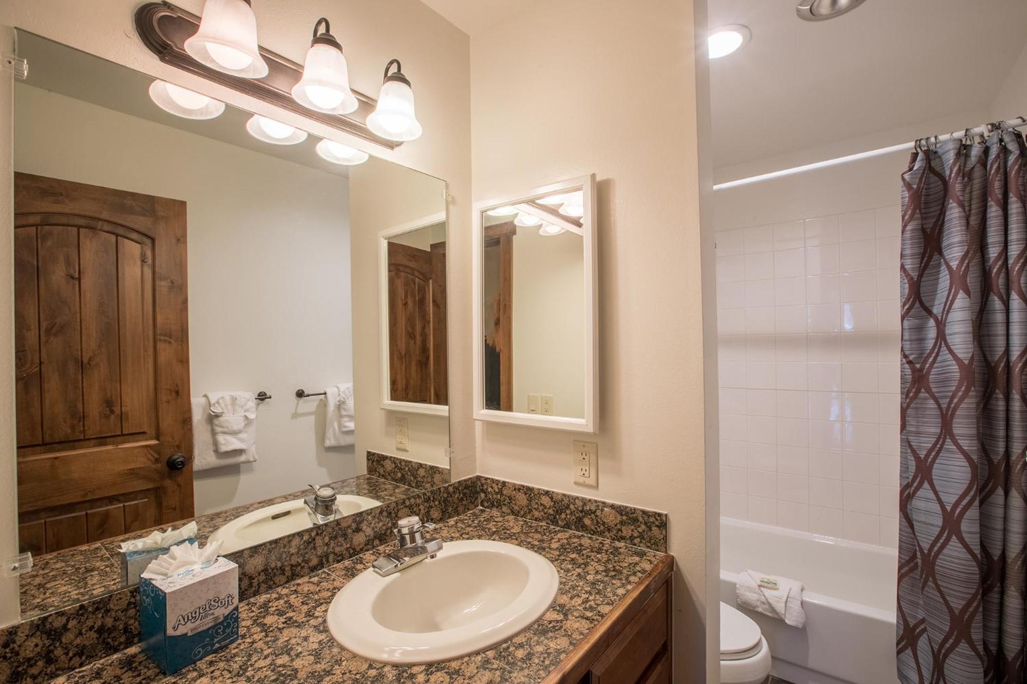 Breakaway West - Studio, 2,3 Bedrooms by Vail Realty