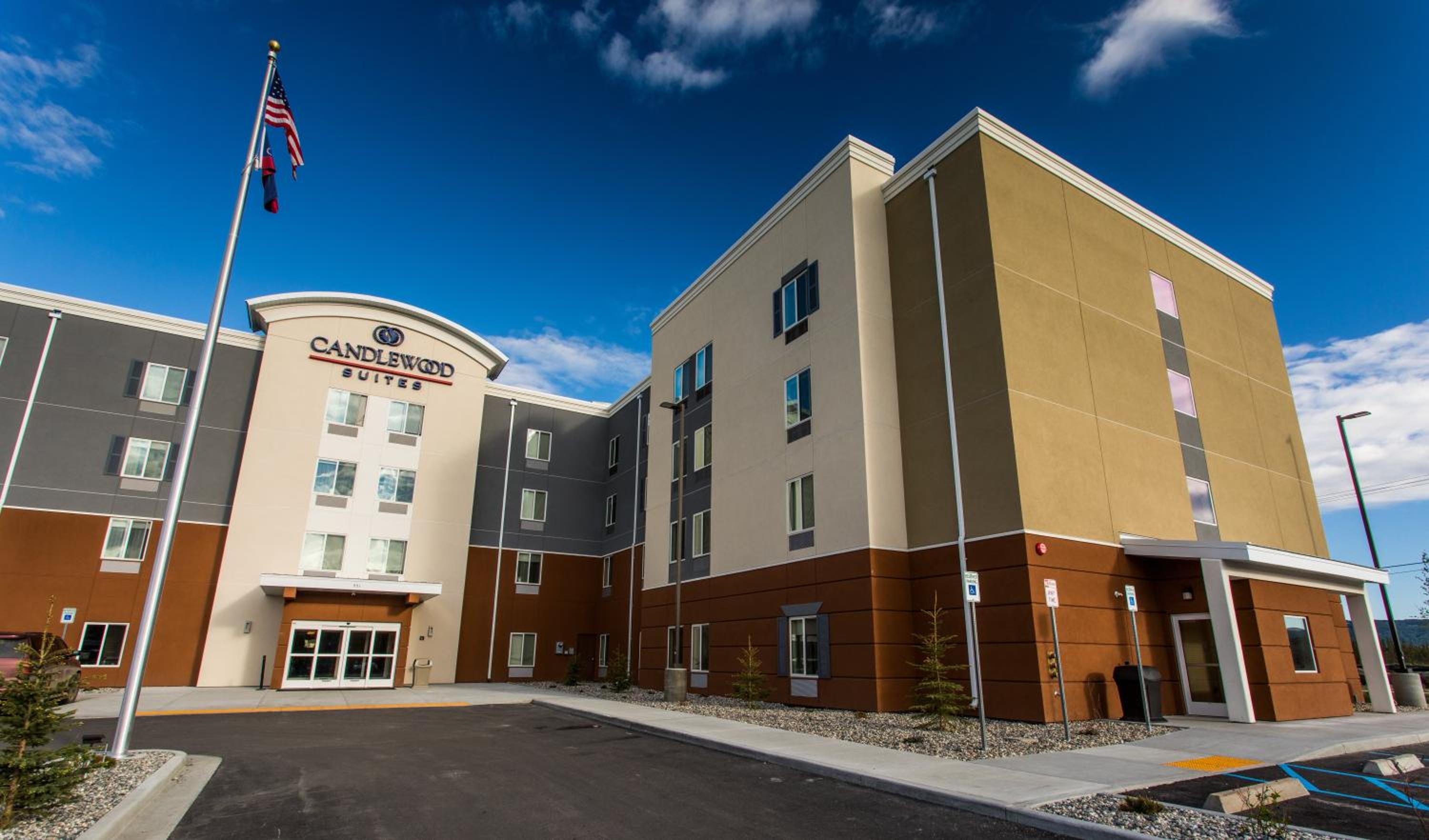 Fairbanks Vacations - Candlewood Suites - Fairbanks, an IHG Hotel - Property Image 3