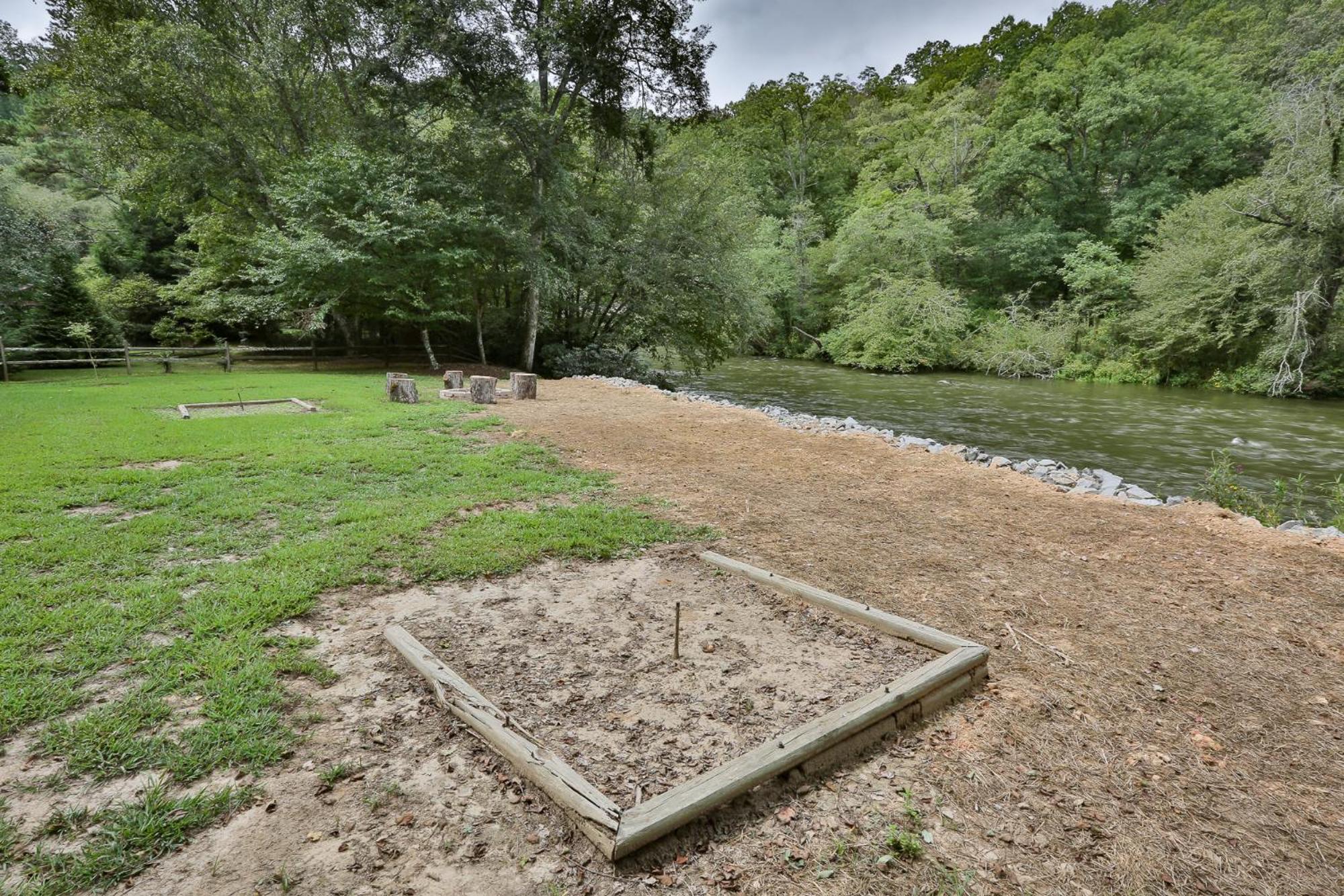 HEAVEN ON THE TOCCOA Where you will Enjoy the Sites and Sounds of the Toccoa River view 4
