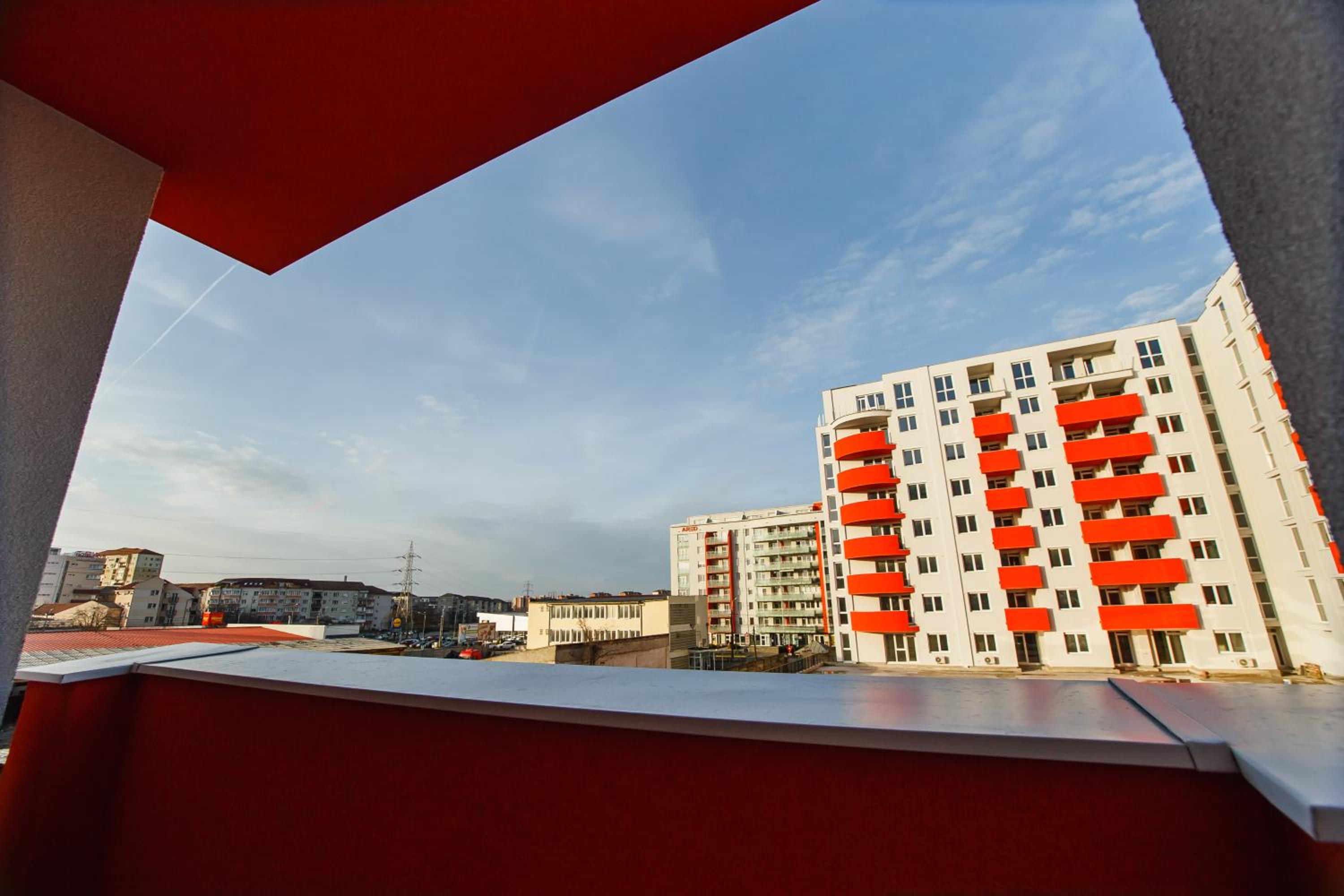 Enjoy Time in Central Oradea view 2