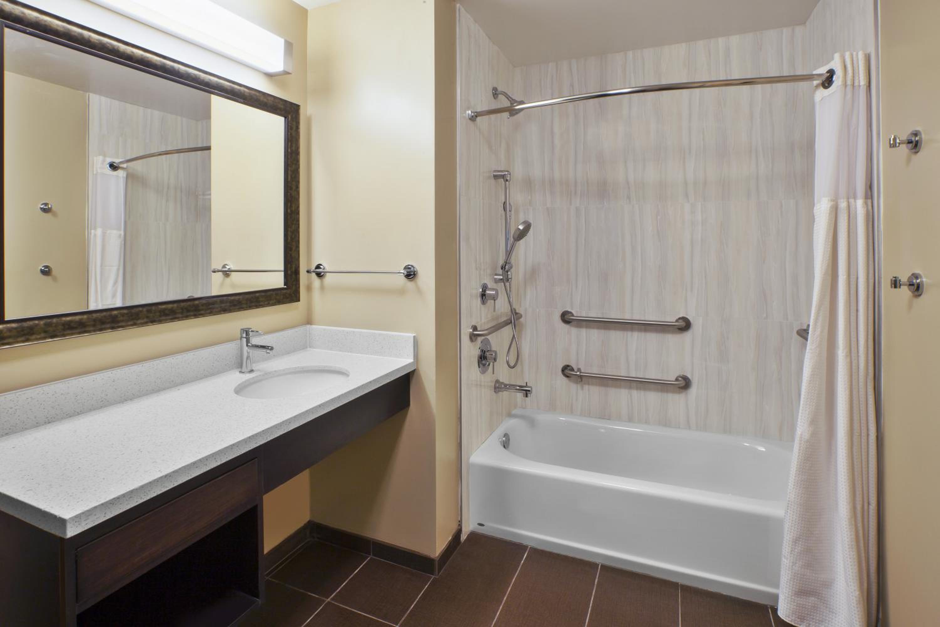 Staybridge Suites - Benton Harbor-St. Joseph by IHG