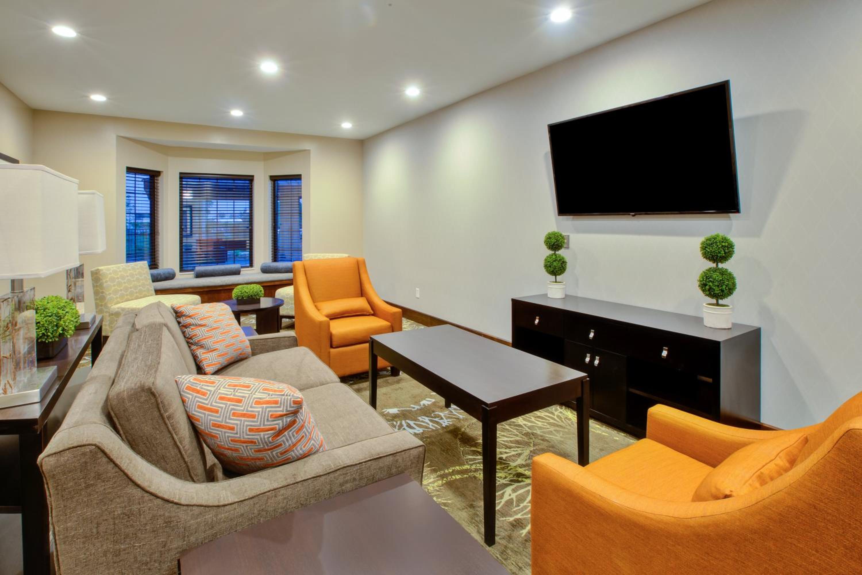Staybridge Suites - Benton Harbor-St. Joseph by IHG