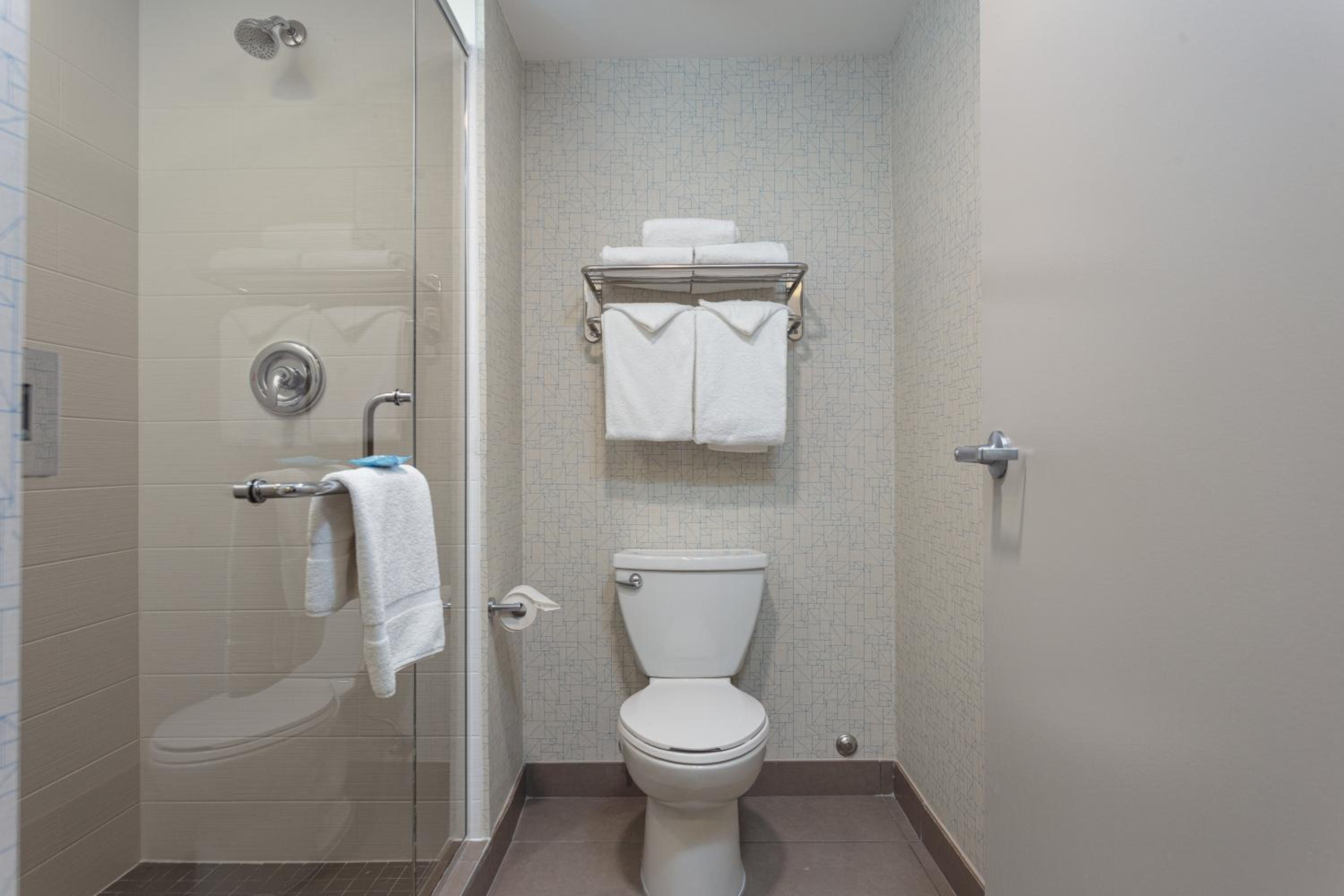 Belleville Vacations - Holiday Inn Express  Suites - Belleville, an IHG Hotel - Property Image 19