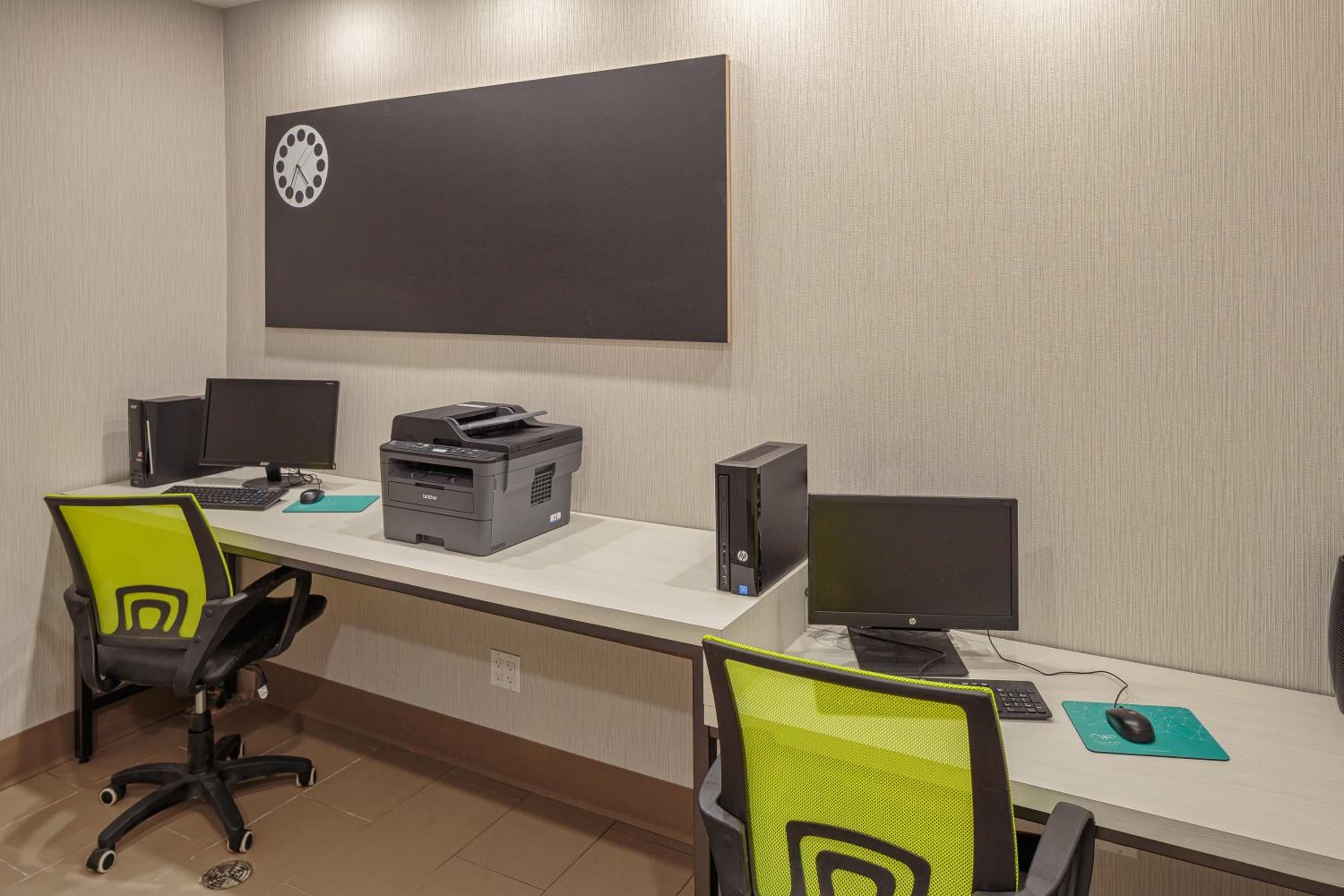 Belleville Vacations - Holiday Inn Express  Suites - Belleville, an IHG Hotel - Property Image 30