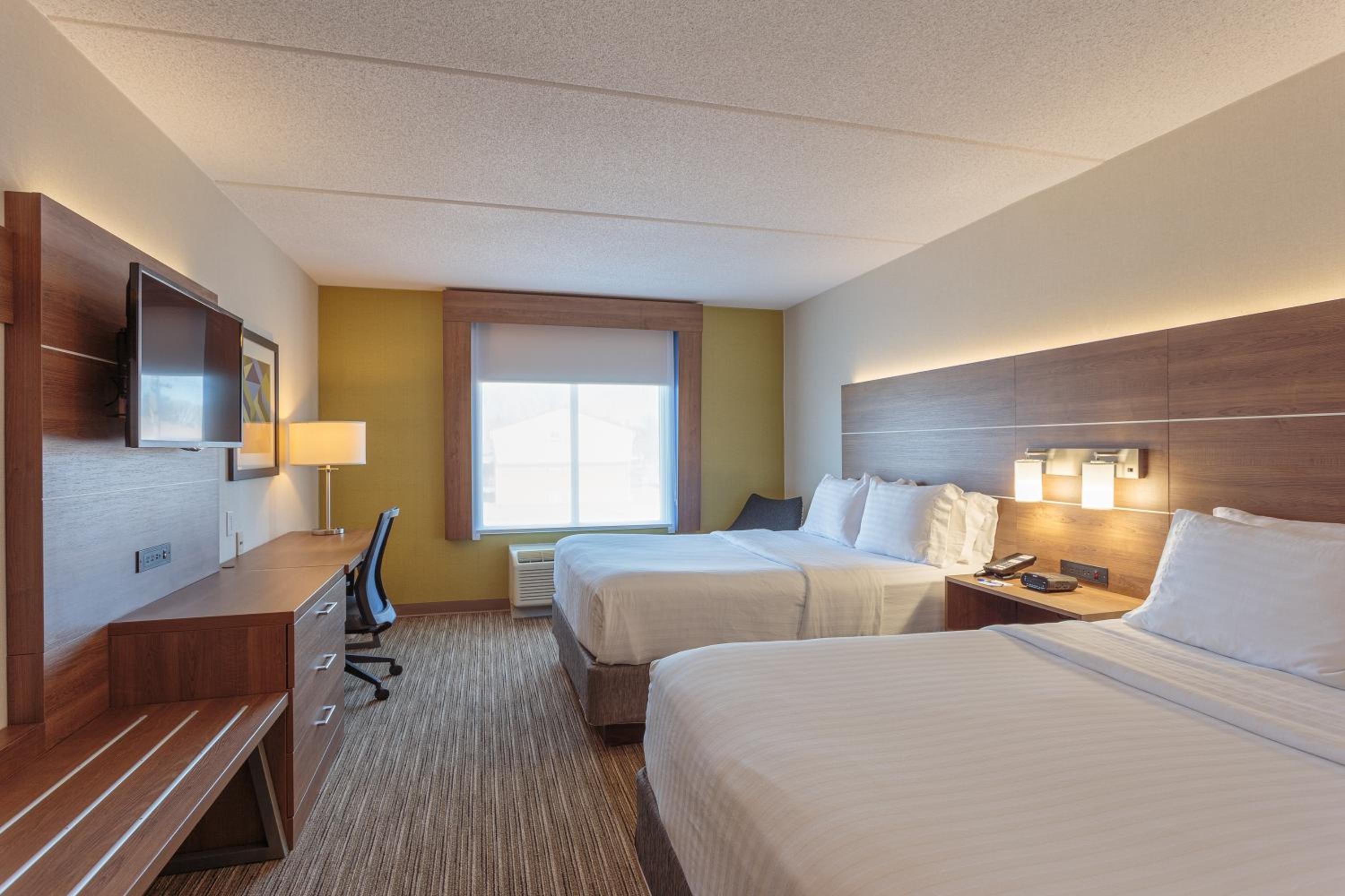 Belleville Vacations - Holiday Inn Express  Suites - Belleville, an IHG Hotel - Property Image 20