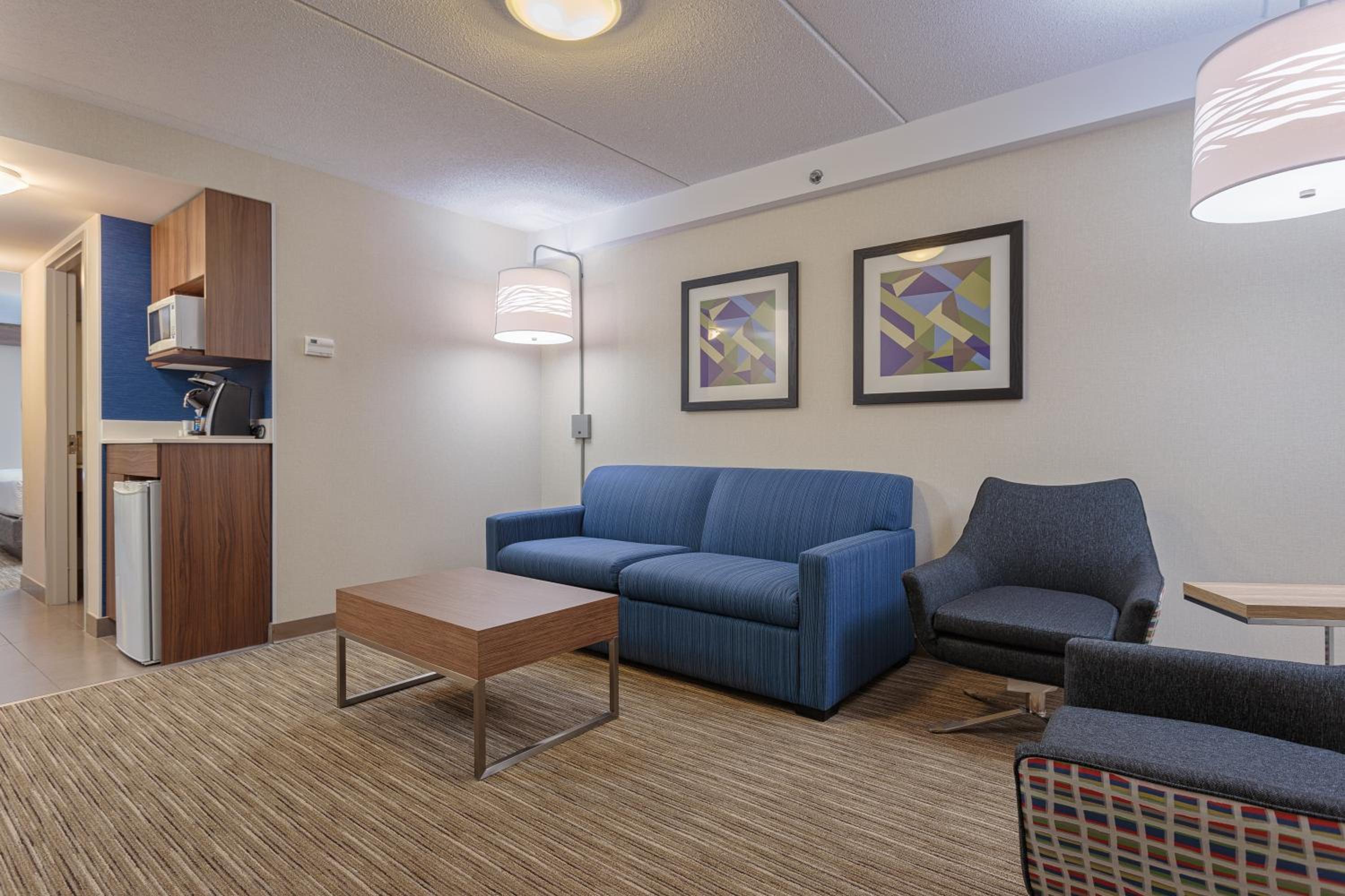 Belleville Vacations - Holiday Inn Express  Suites - Belleville, an IHG Hotel - Property Image 13