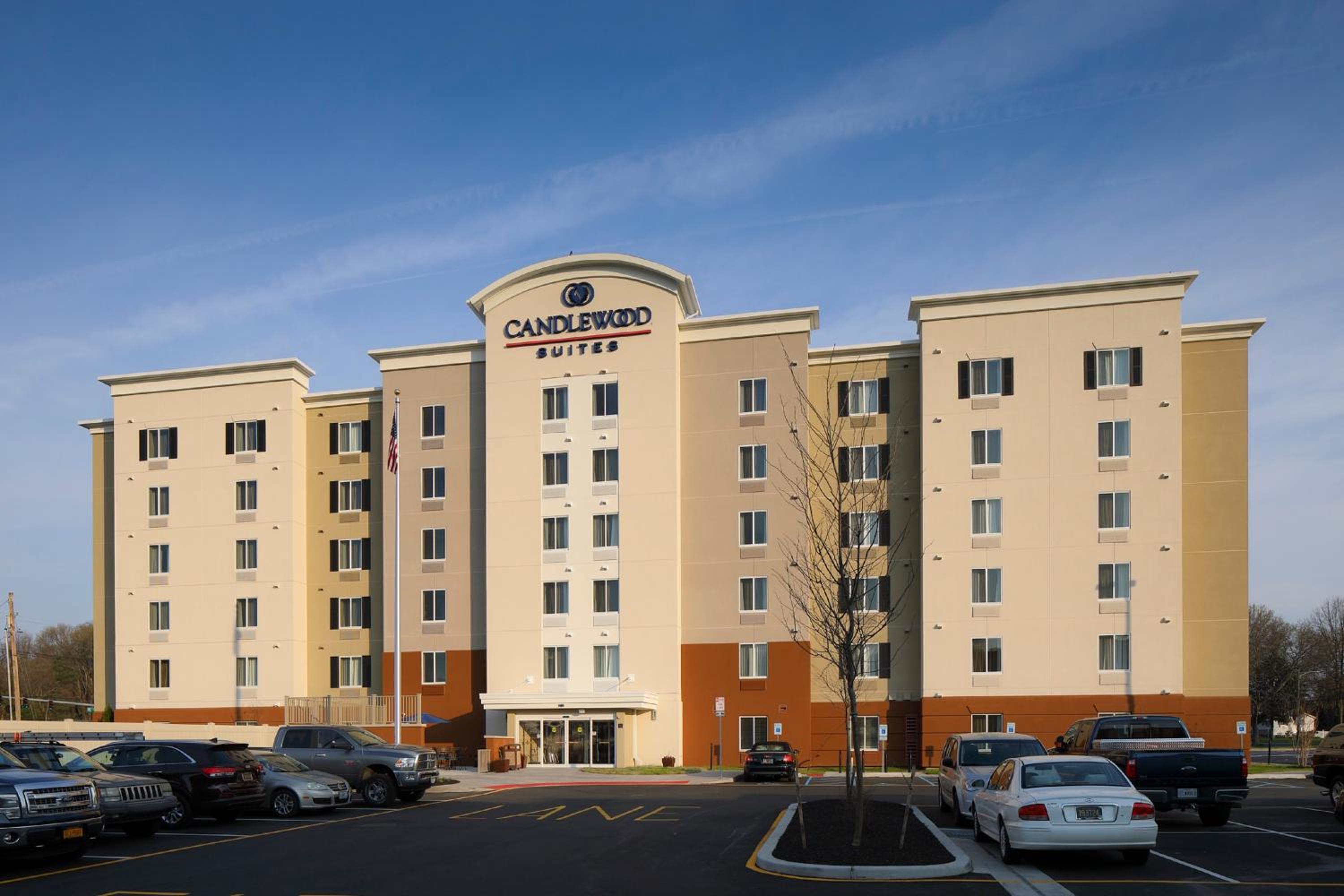 Hotel Candlewood Suites - Newark South - University Area, an IHG Hotel - Image 1