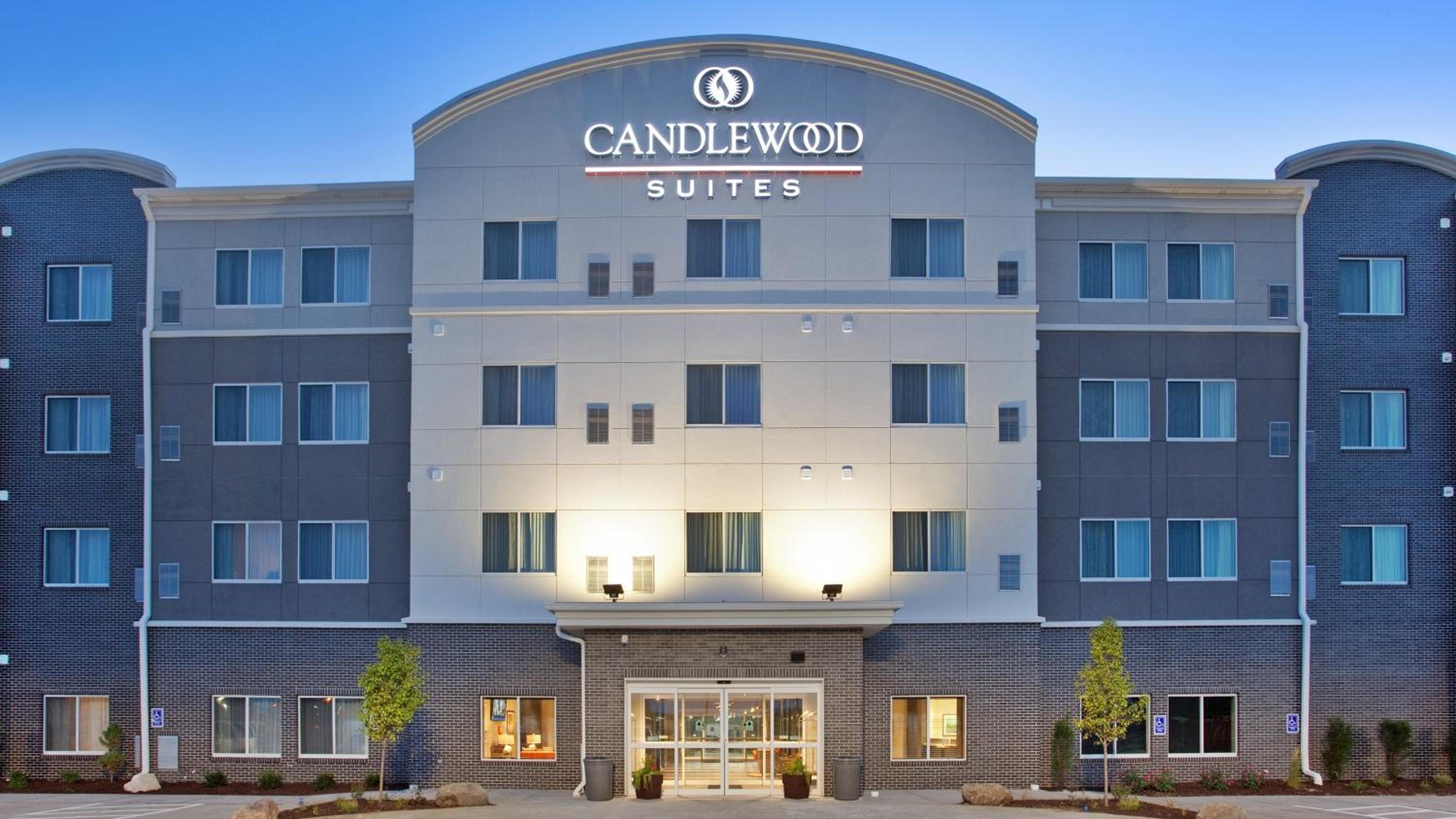Hotel Candlewood Suites Grand Island, an IHG Hotel - Image 1