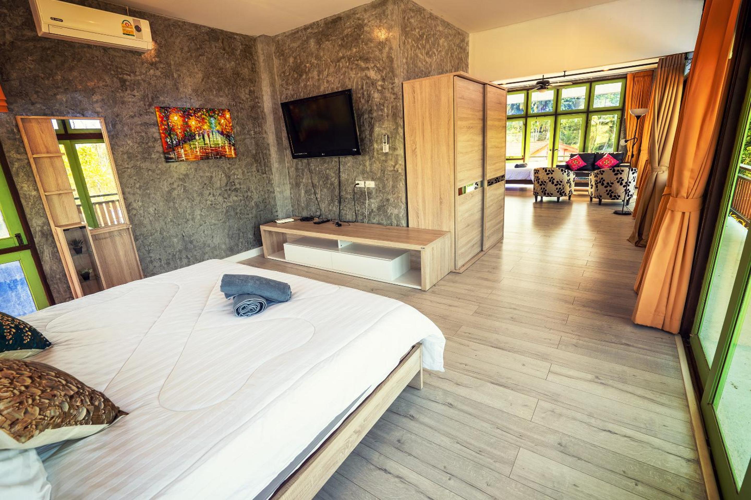 Tonmai Suites view 2