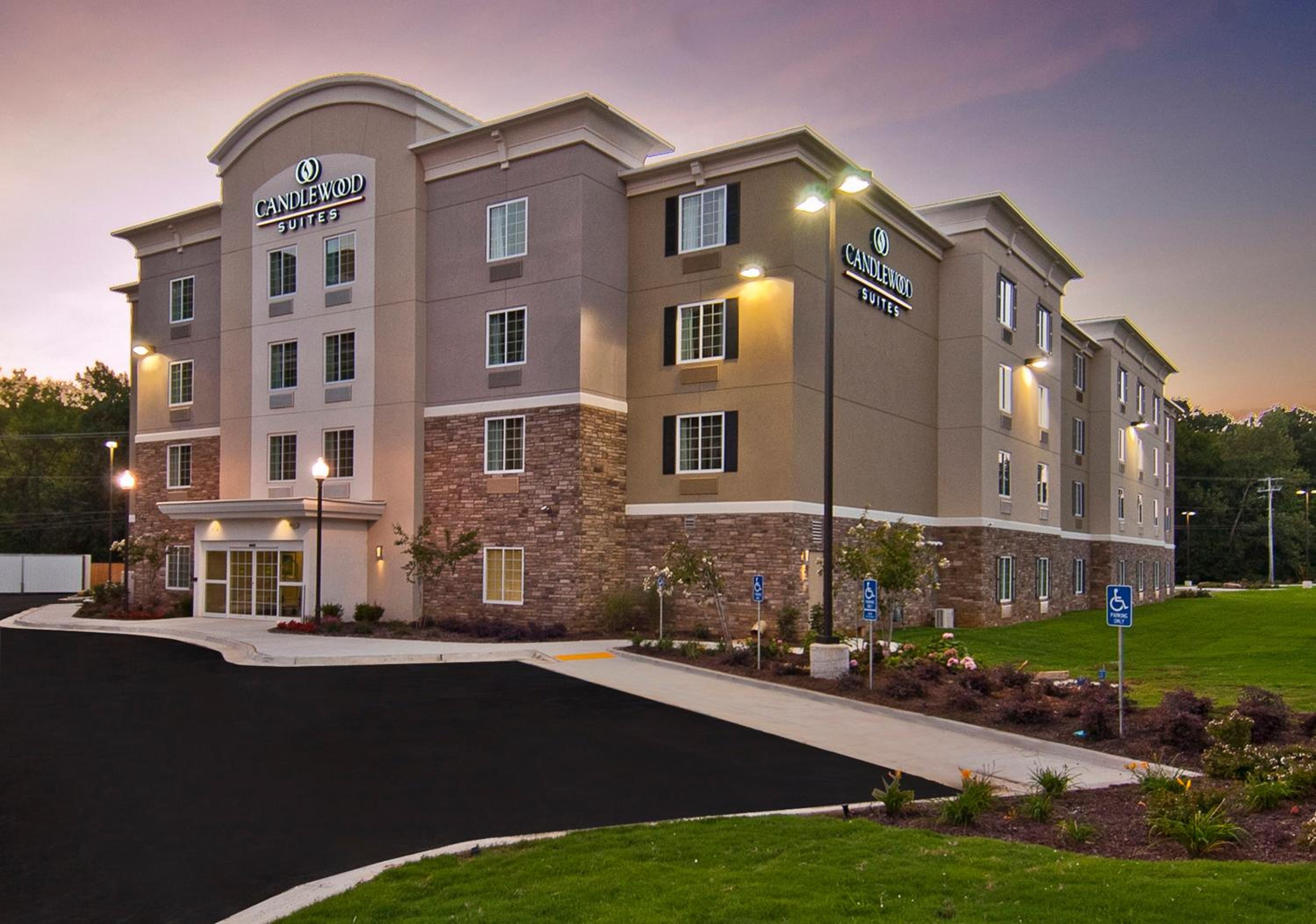Hotel Candlewood Suites Tupelo, an IHG Hotel - Image 1