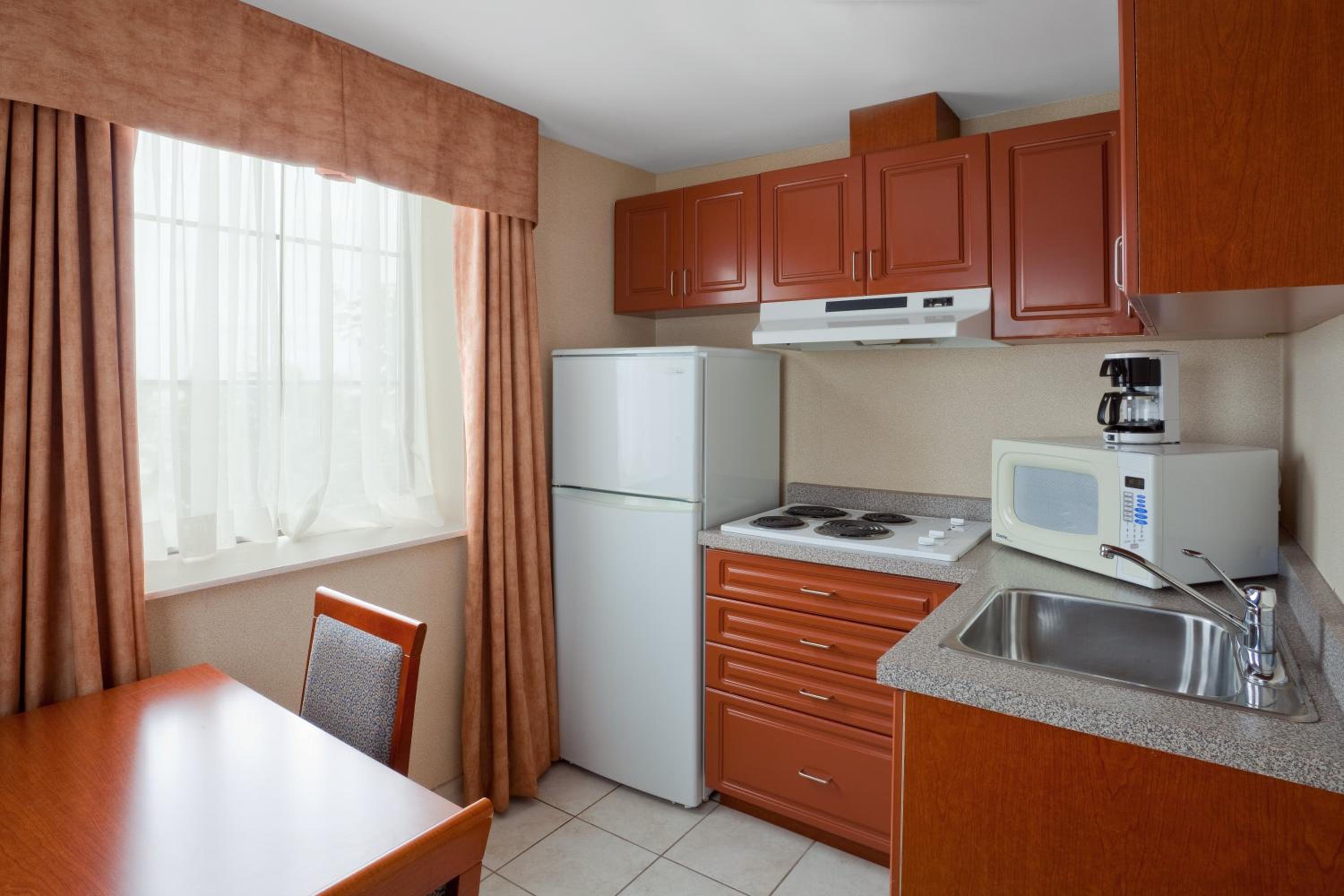 Barrie Vacations - Holiday Inn Express Hotel  Suites Barrie, an IHG Hotel - Property Image 29