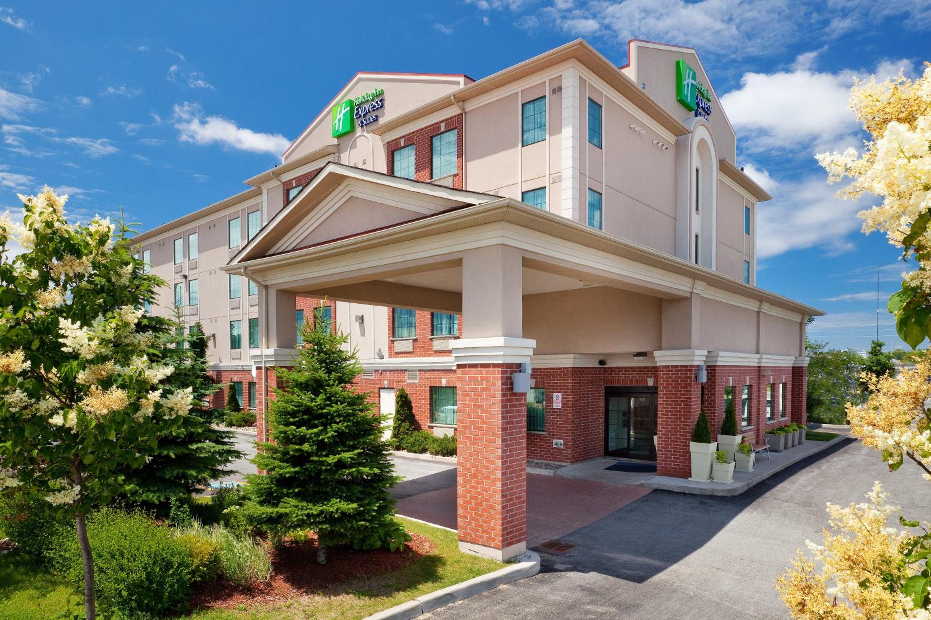 Barrie Vacations - Holiday Inn Express Hotel  Suites Barrie, an IHG Hotel - Property Image 5