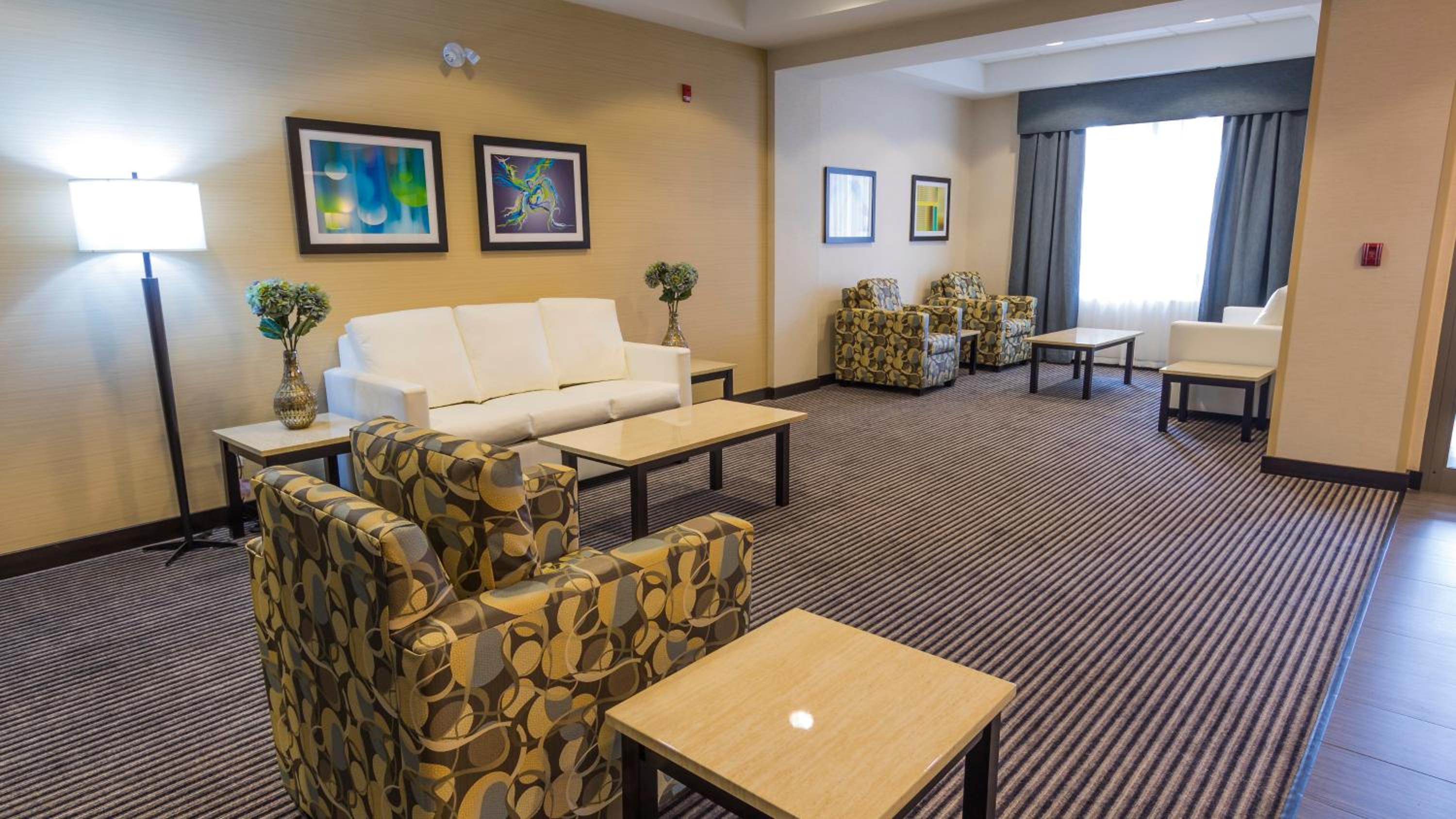 Thunder Bay Vacations - Holiday Inn Express Thunder Bay, an IHG Hotel - Property Image 1