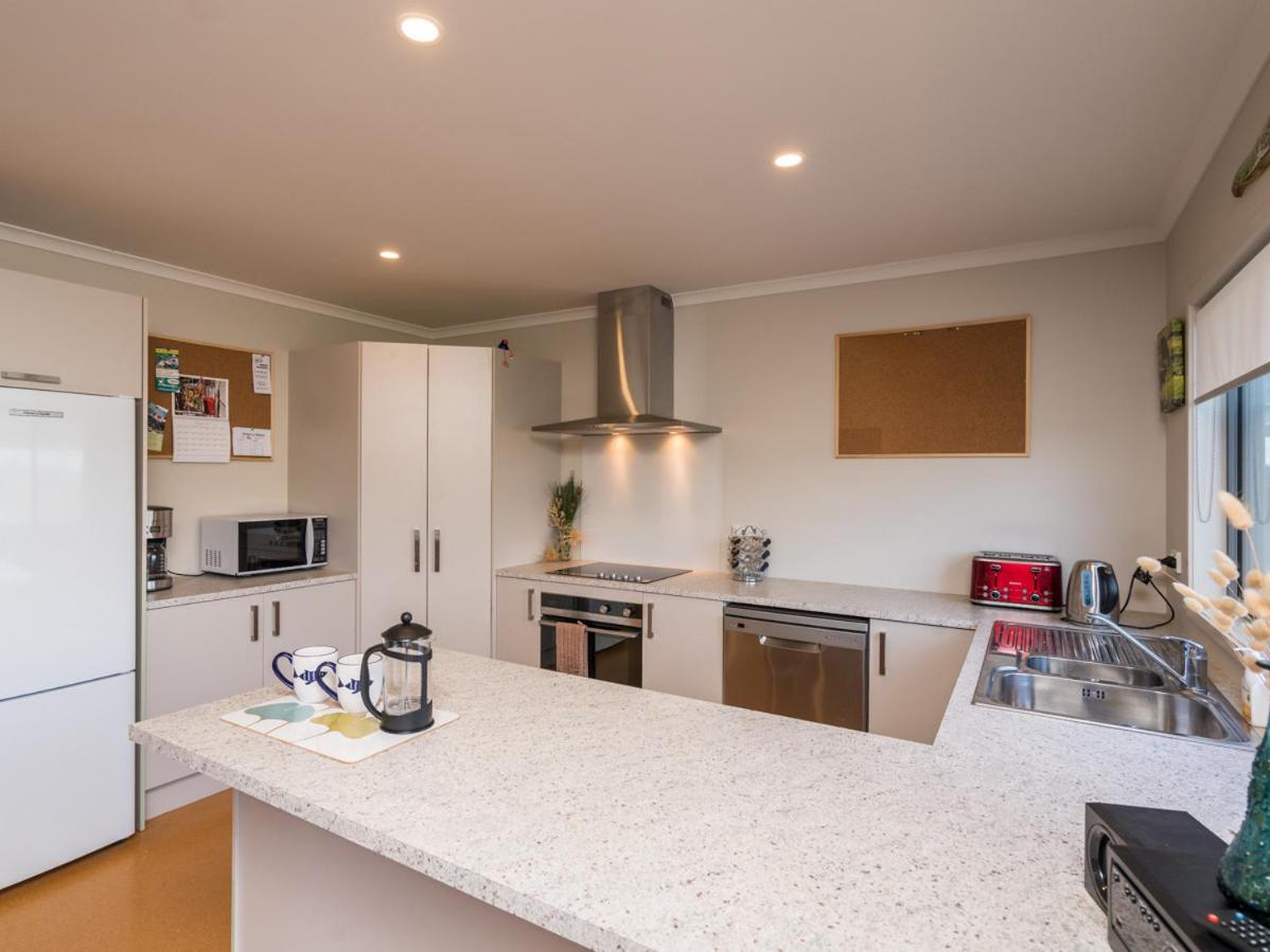 Driftwood Views - Mangawhai Heads Holiday Home