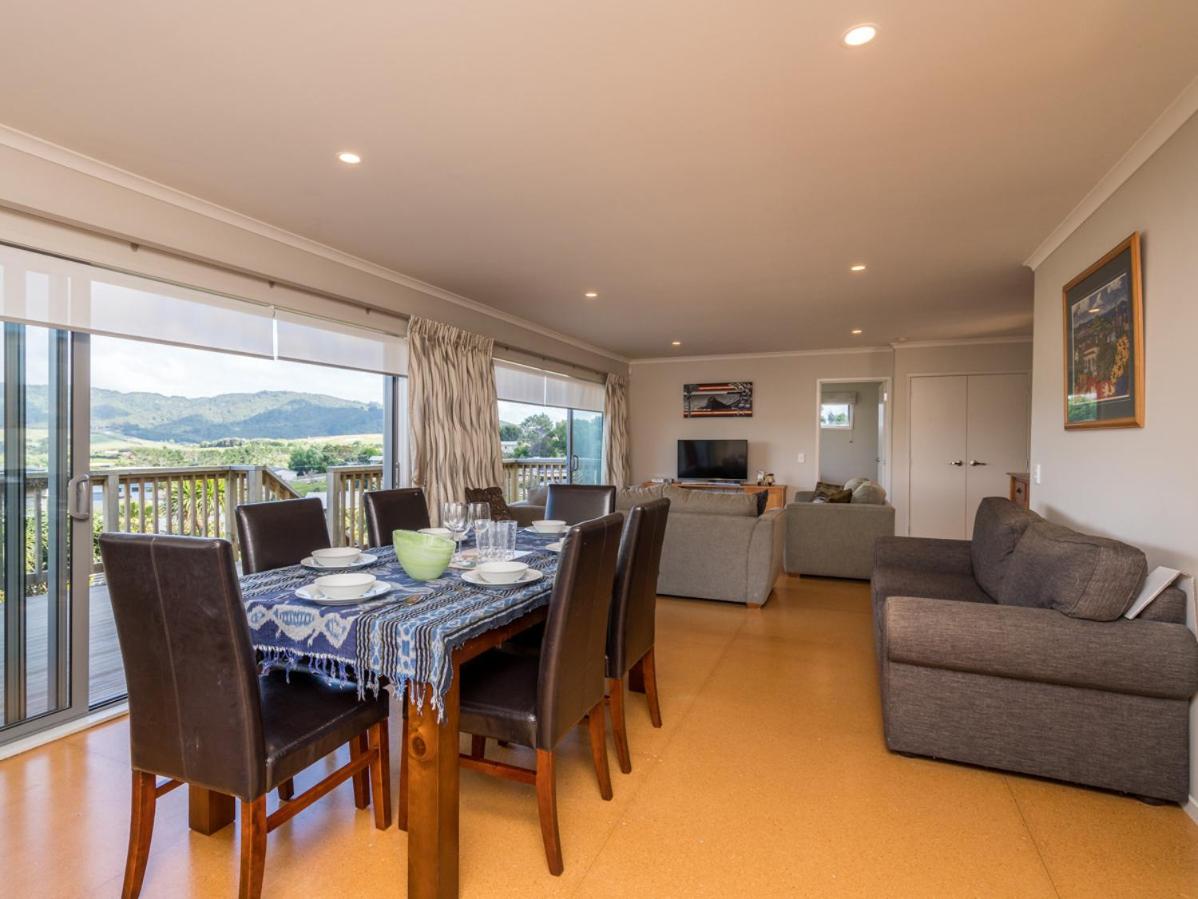 Driftwood Views - Mangawhai Heads Holiday Home