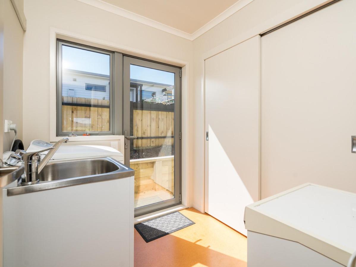 Driftwood Views - Mangawhai Heads Holiday Home