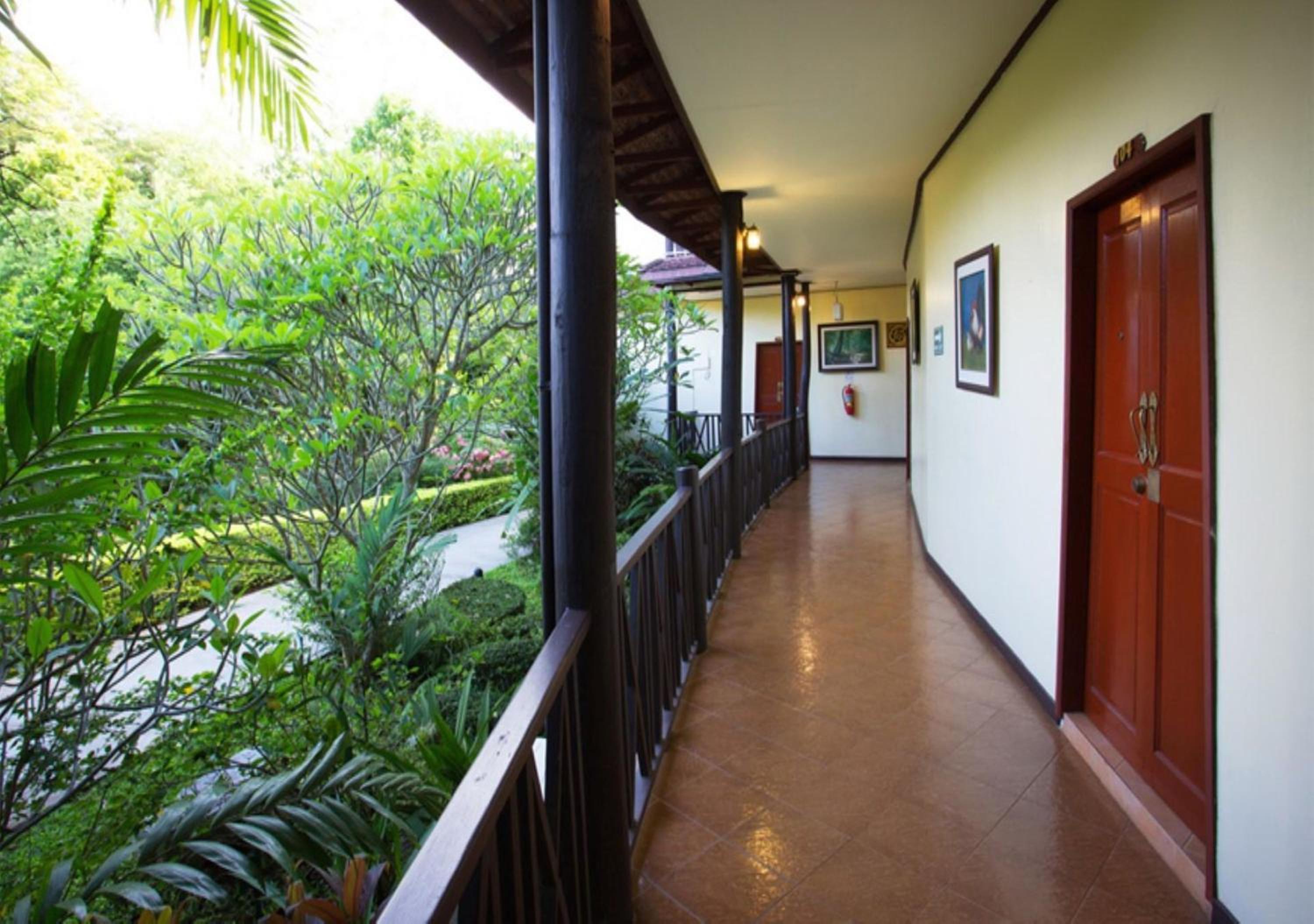 Phuwanalee Resort