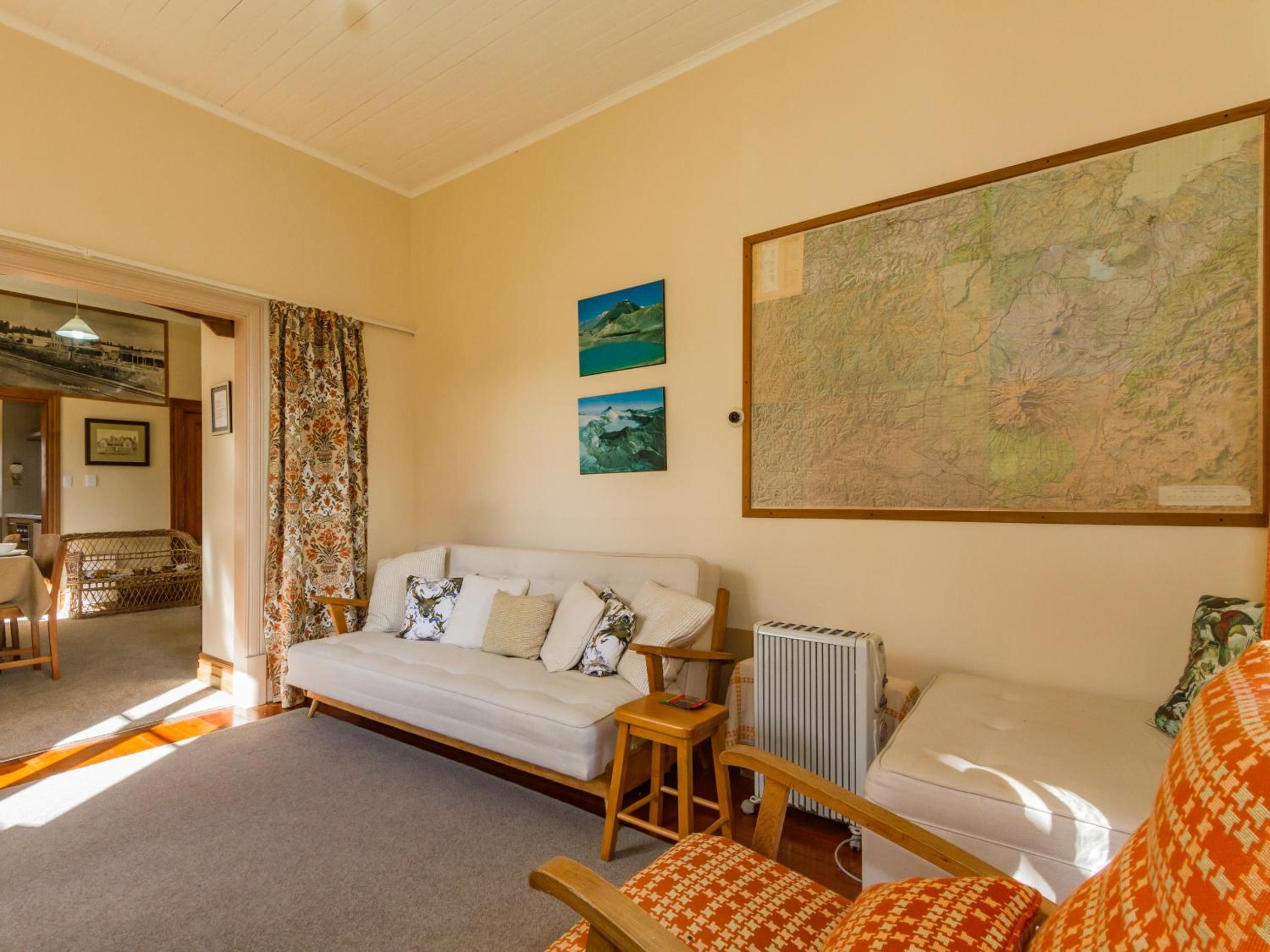 Kaha Cottage - Rangataua Holiday Home view 4