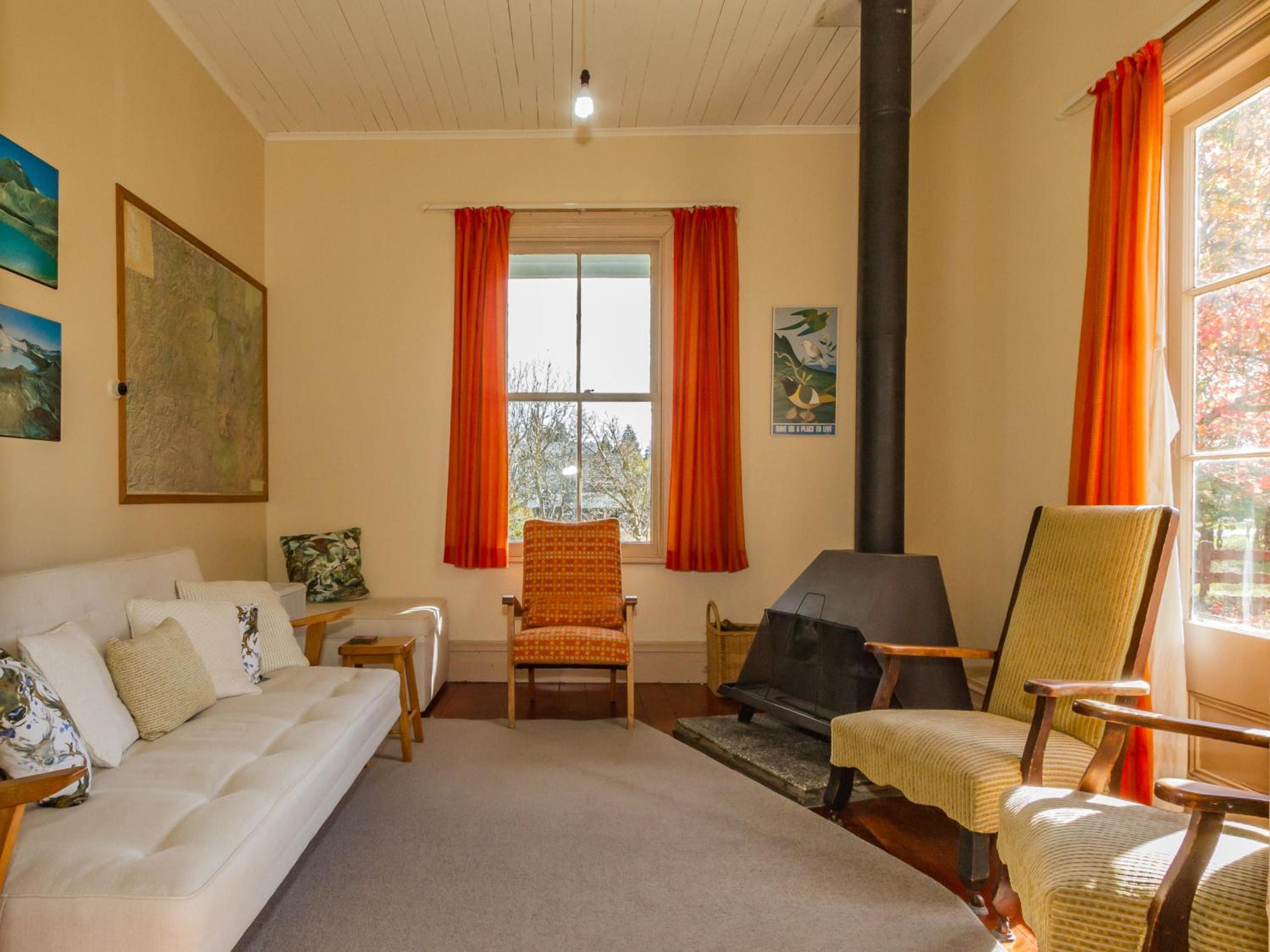 Kaha Cottage - Rangataua Holiday Home view 3