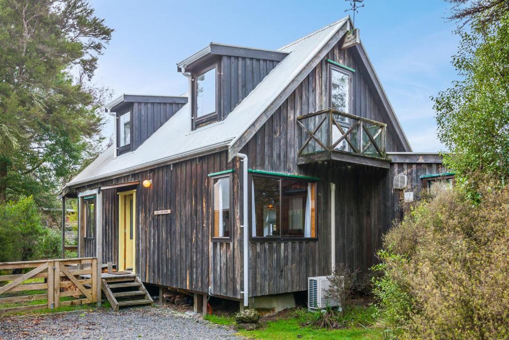 Parehopu Lake House - Taupo Holiday Home view 2