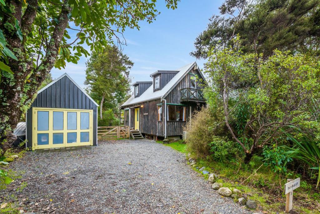 Parehopu Lake House - Taupo Holiday Home view 4