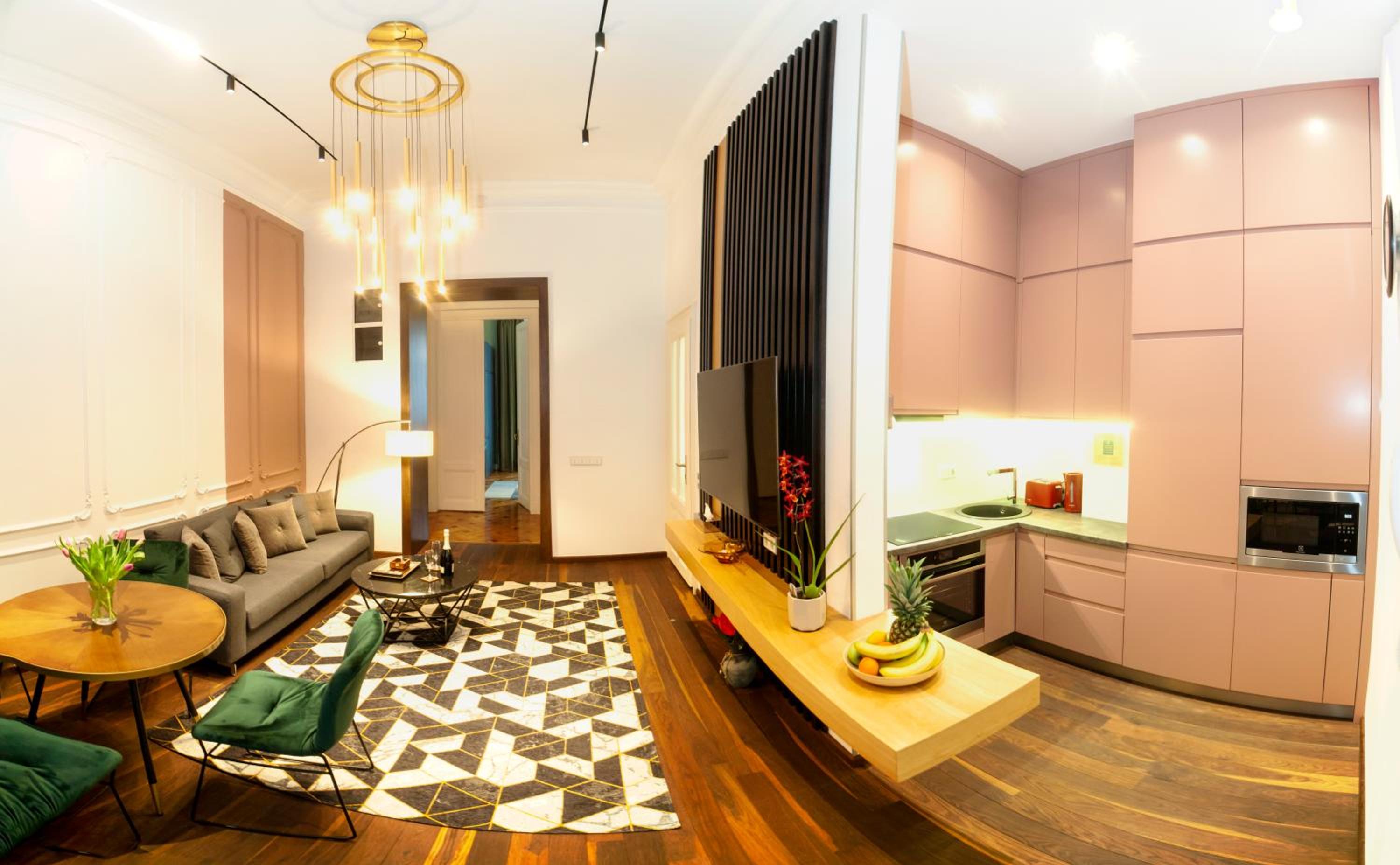 Matei Corvin Deluxe Apartment
