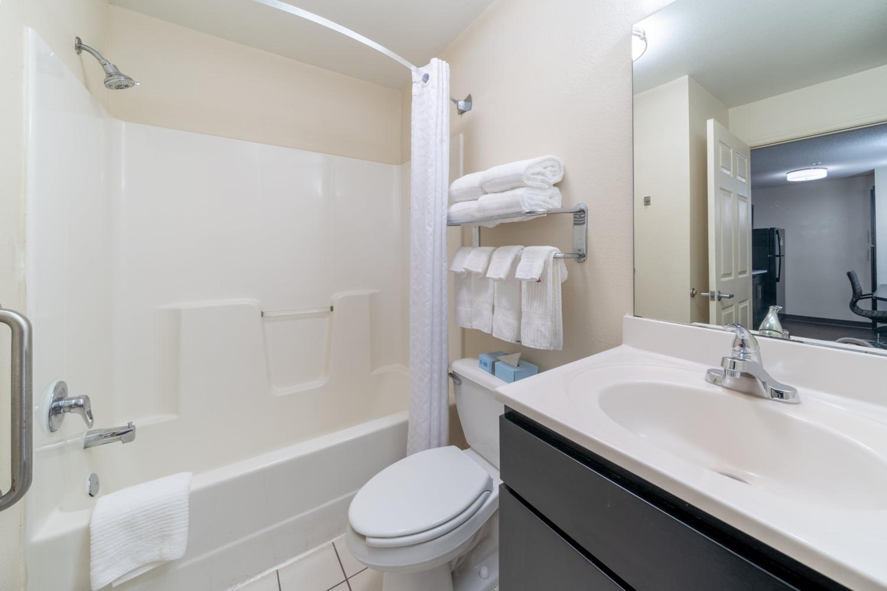 Candlewood Suites Washington-Dulles Herndon, an IHG Hotel - Property Image 7