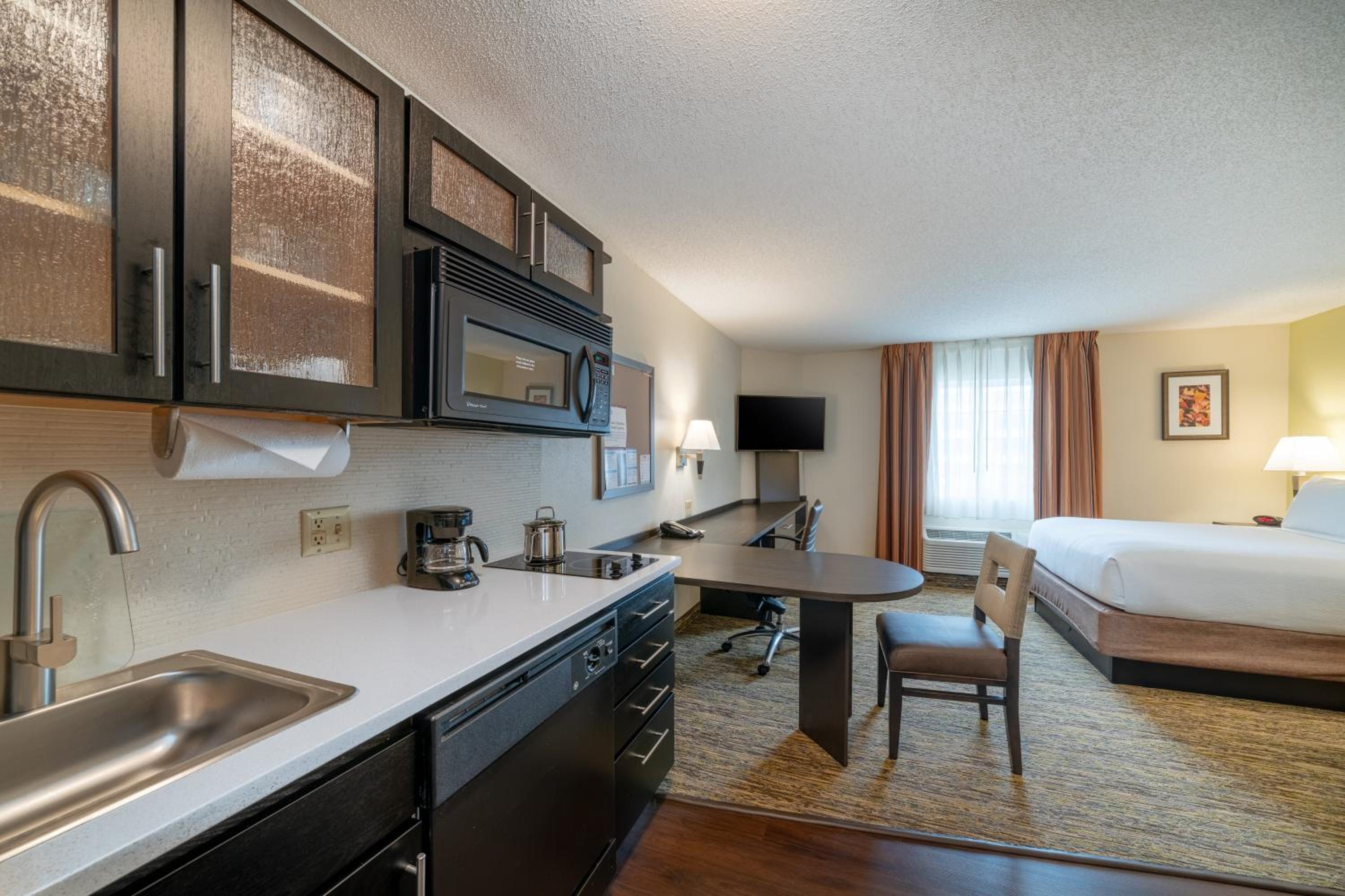 Candlewood Suites Washington-Dulles Herndon, an IHG Hotel - Property Image 15
