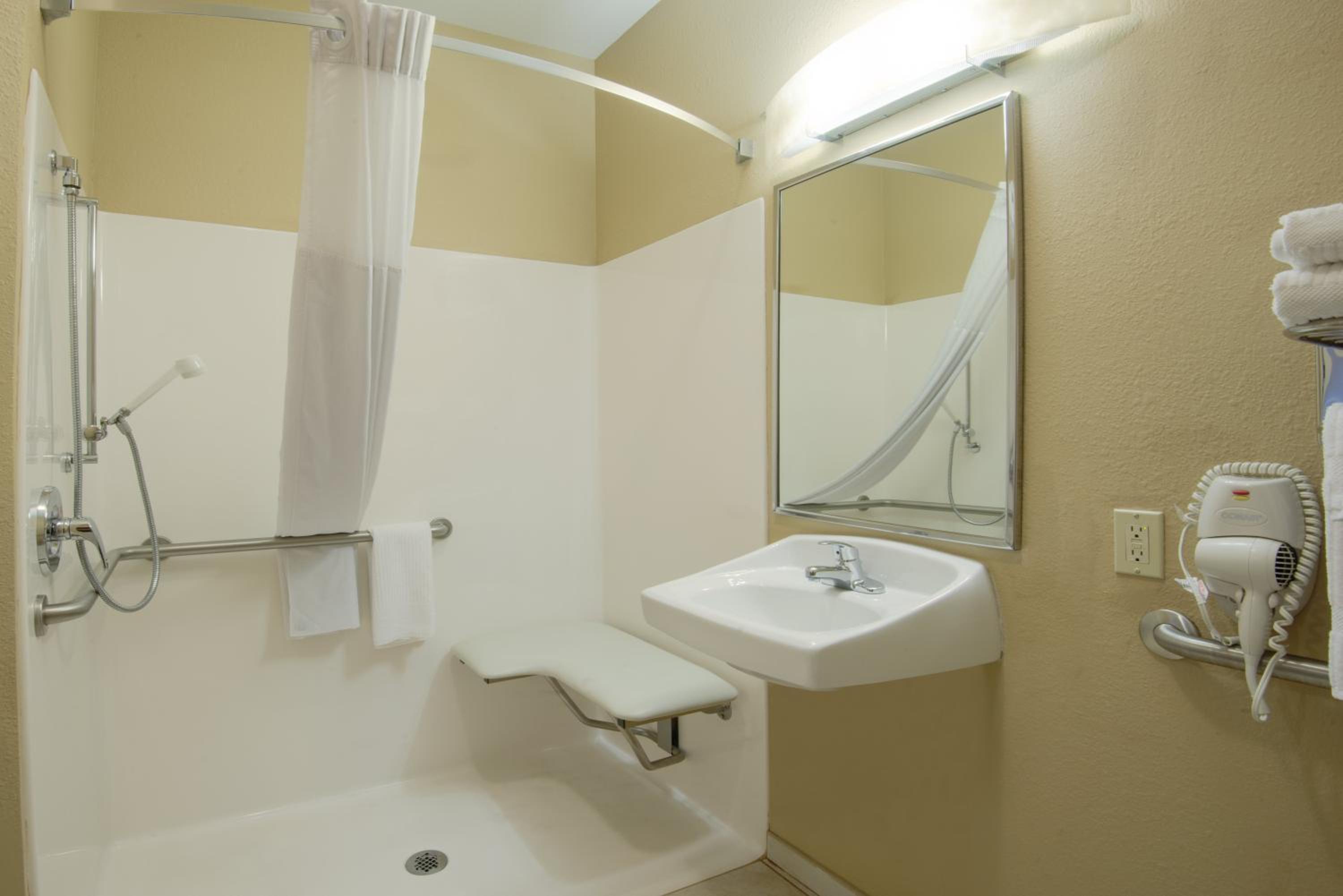 Sheridan Vacations - Candlewood Suites Sheridan, an IHG Hotel - Property Image 5