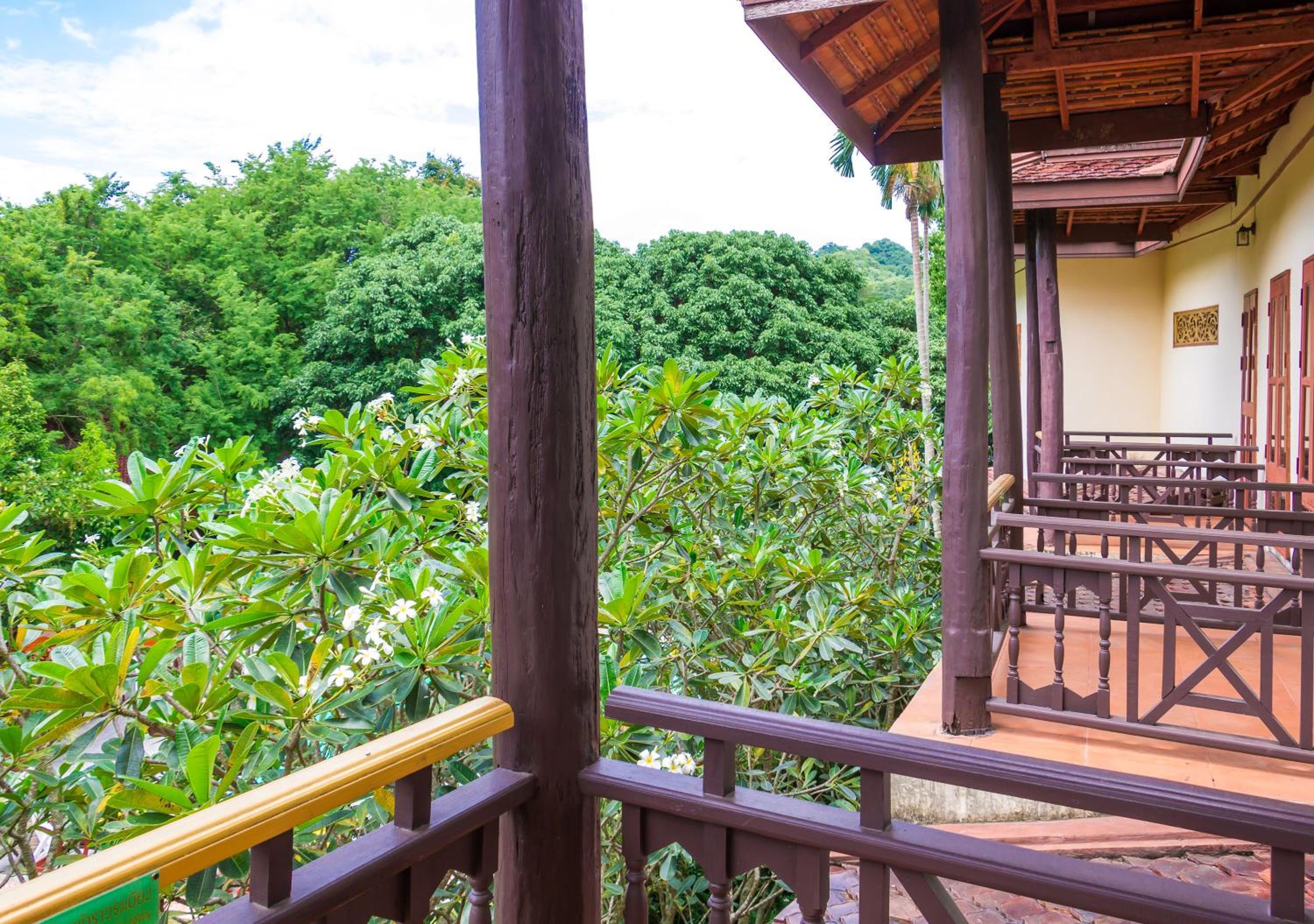 Phuwanalee Resort