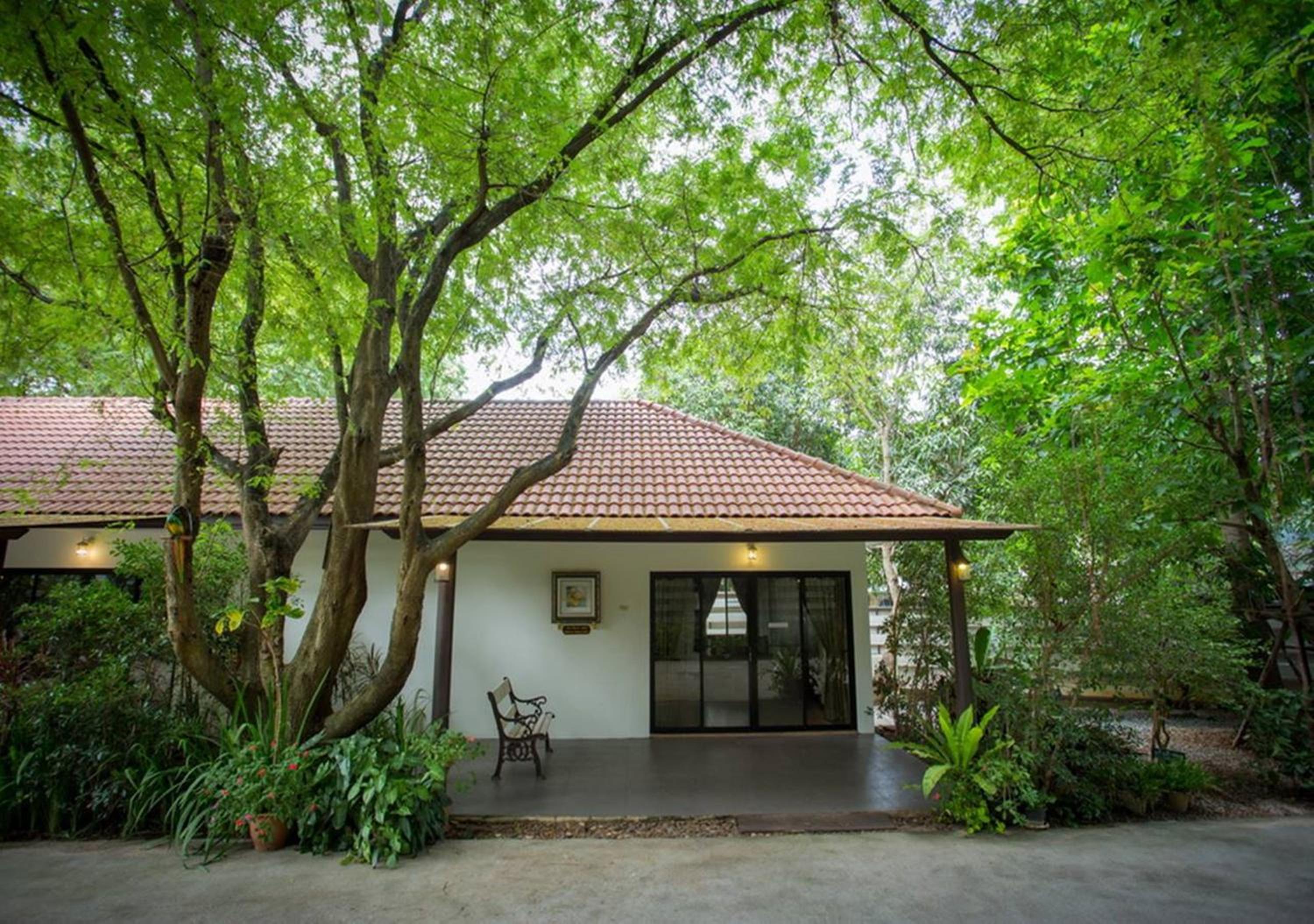 Hotel Phuwanalee Resort - Image 1