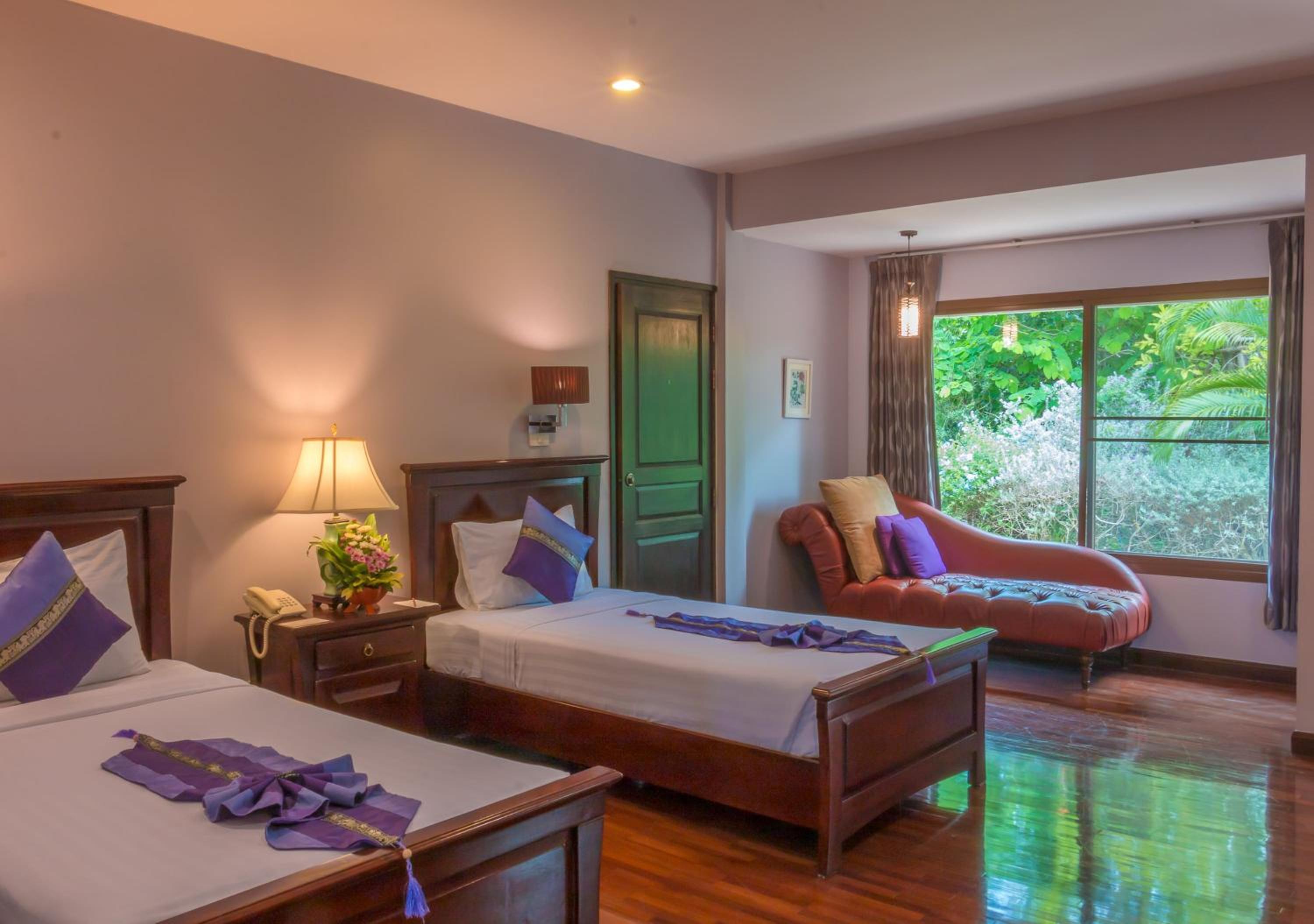 Phuwanalee Resort