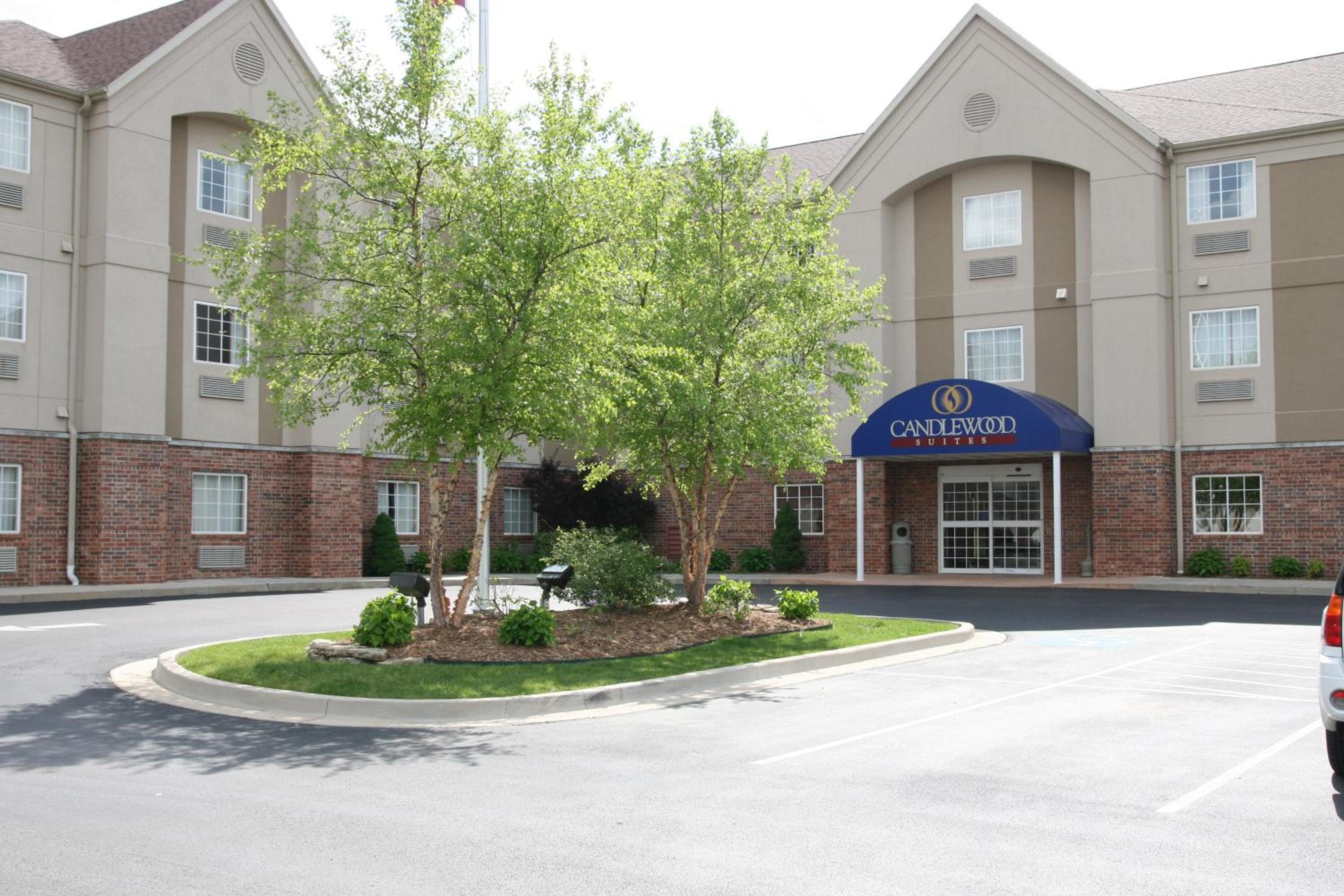 Candlewood Suites St. Robert, an IHG Hotel - Property Image 10