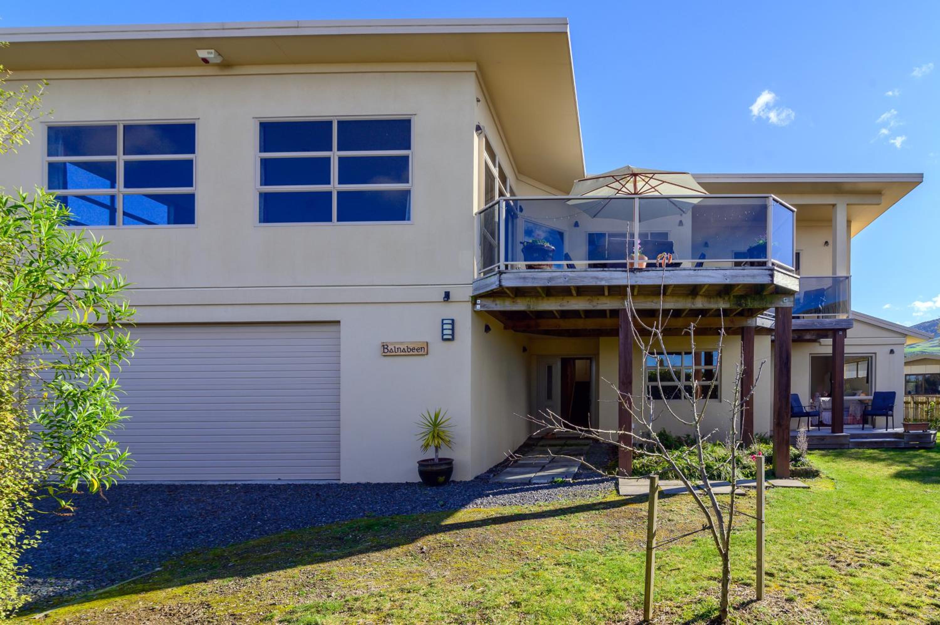 Kaimanawa Lookout - Omori Holiday Home view 5