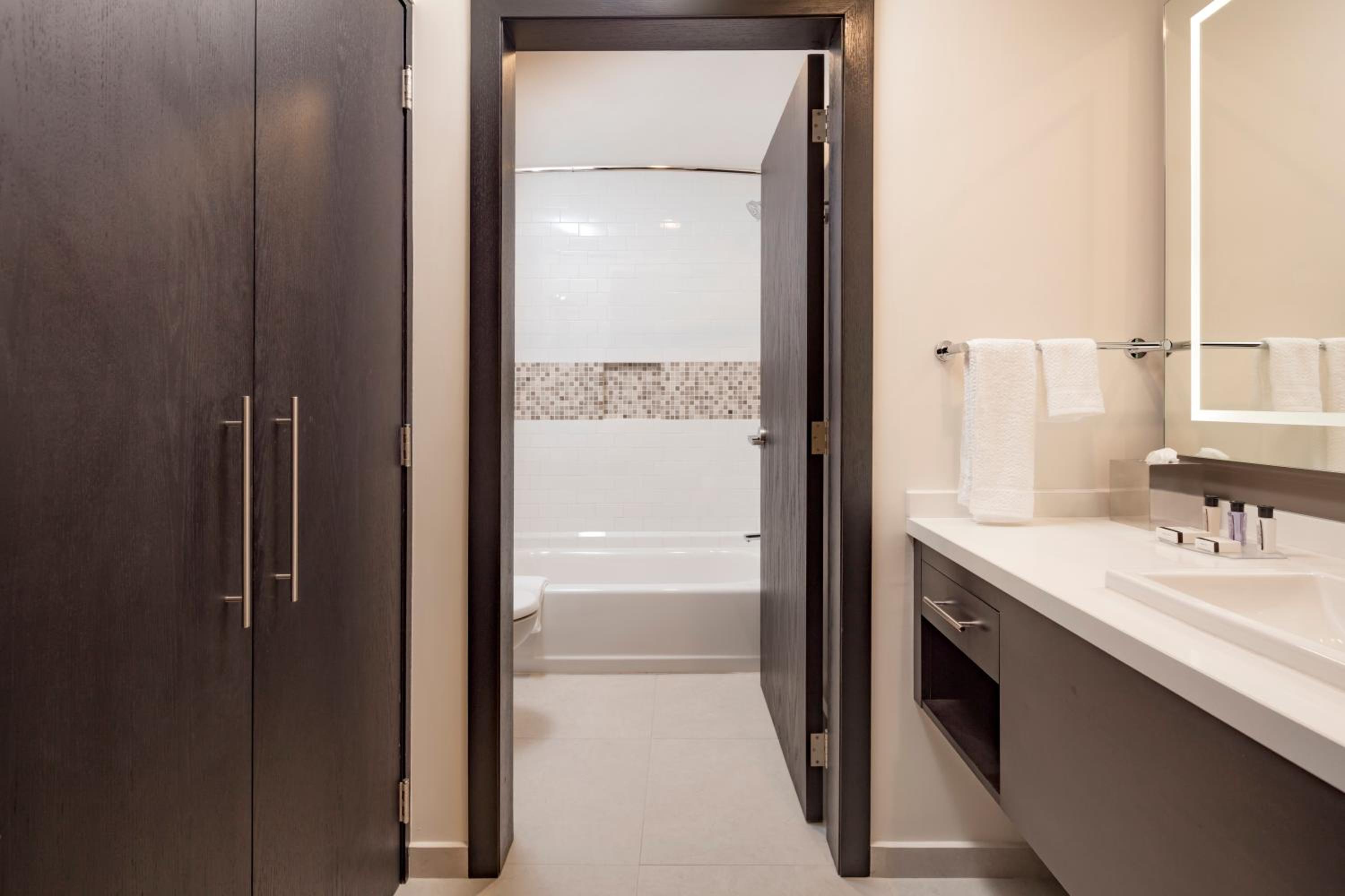 Saltillo Vacations - Staybridge Suites - Saltillo, an IHG Hotel - Property Image 2