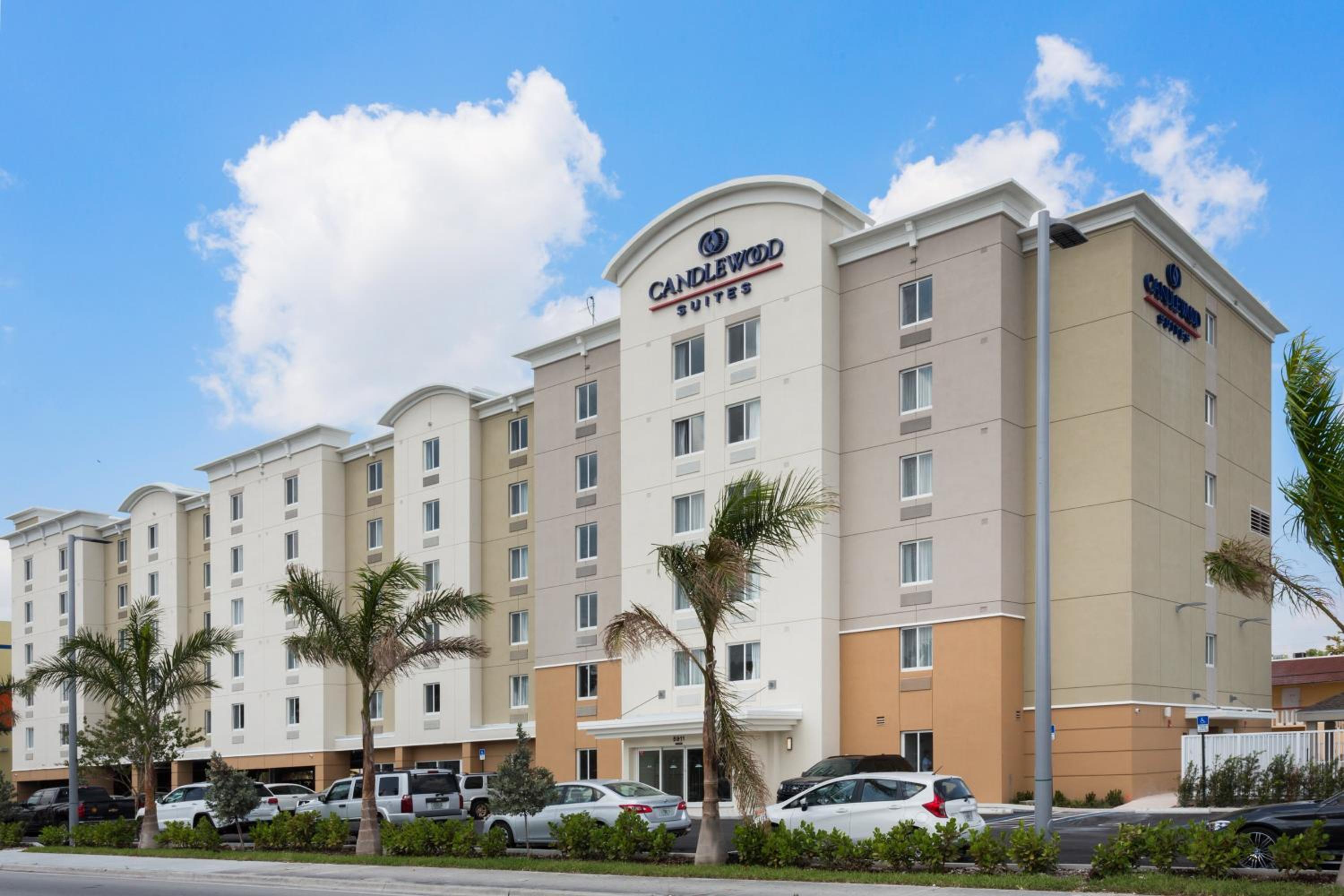 Hotel Candlewood Suites Miami Intl Airport - 36th St, an IHG Hotel - Image 1