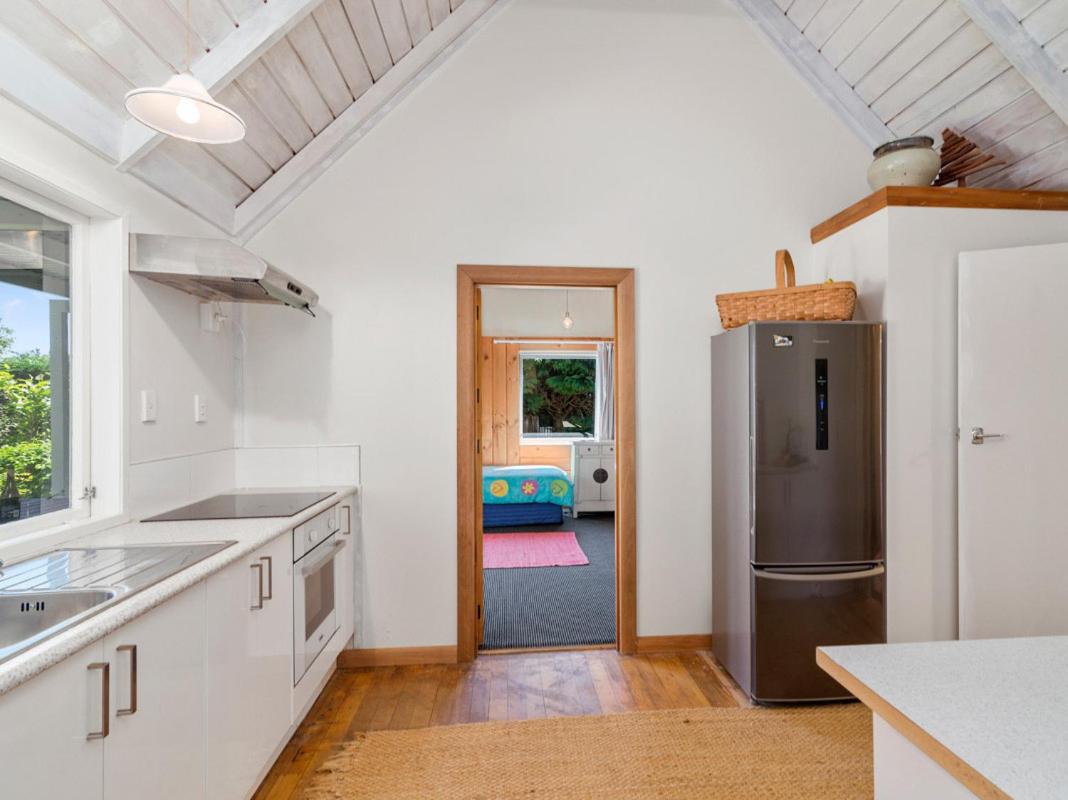 Copper Beech Cottage - Wharewaka Holiday Home