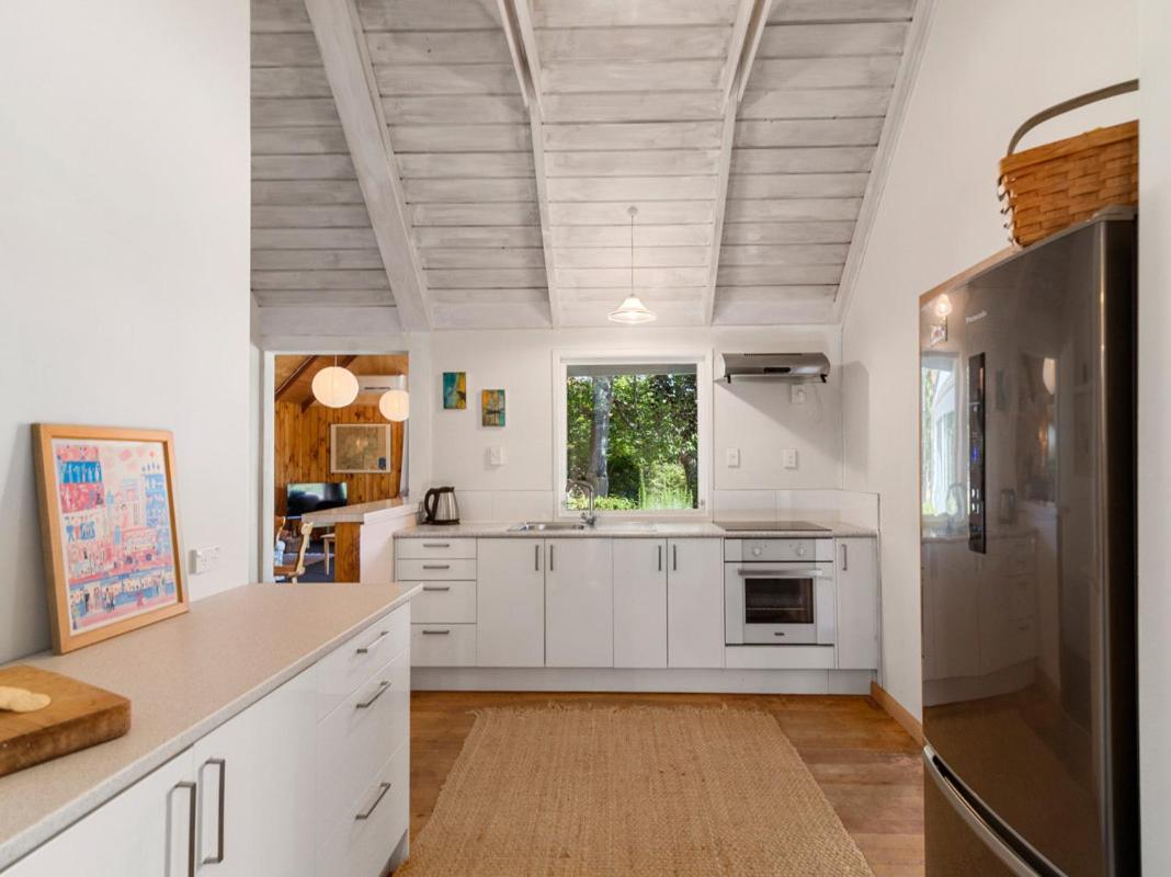 Copper Beech Cottage - Wharewaka Holiday Home
