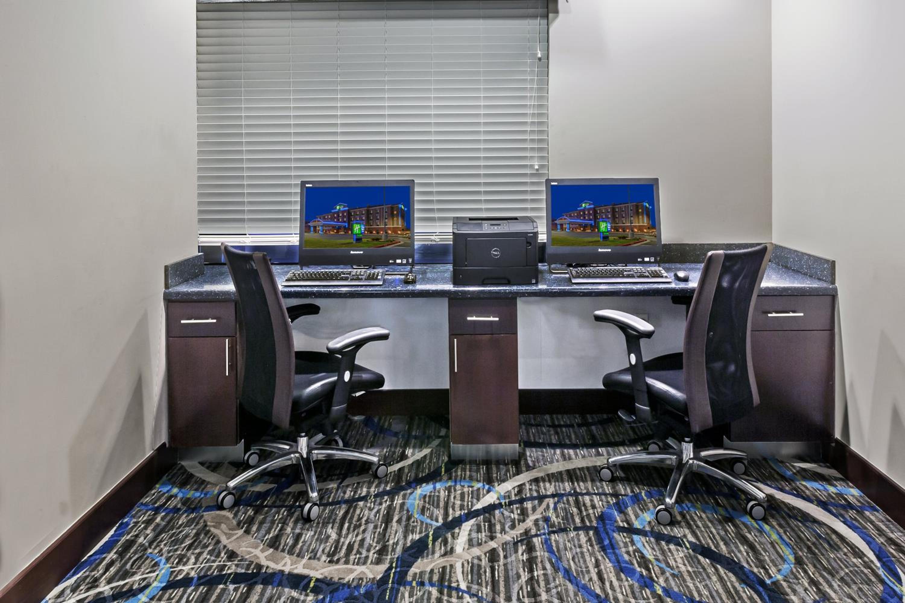 Holiday Inn Express & Suites Glenpool by IHG