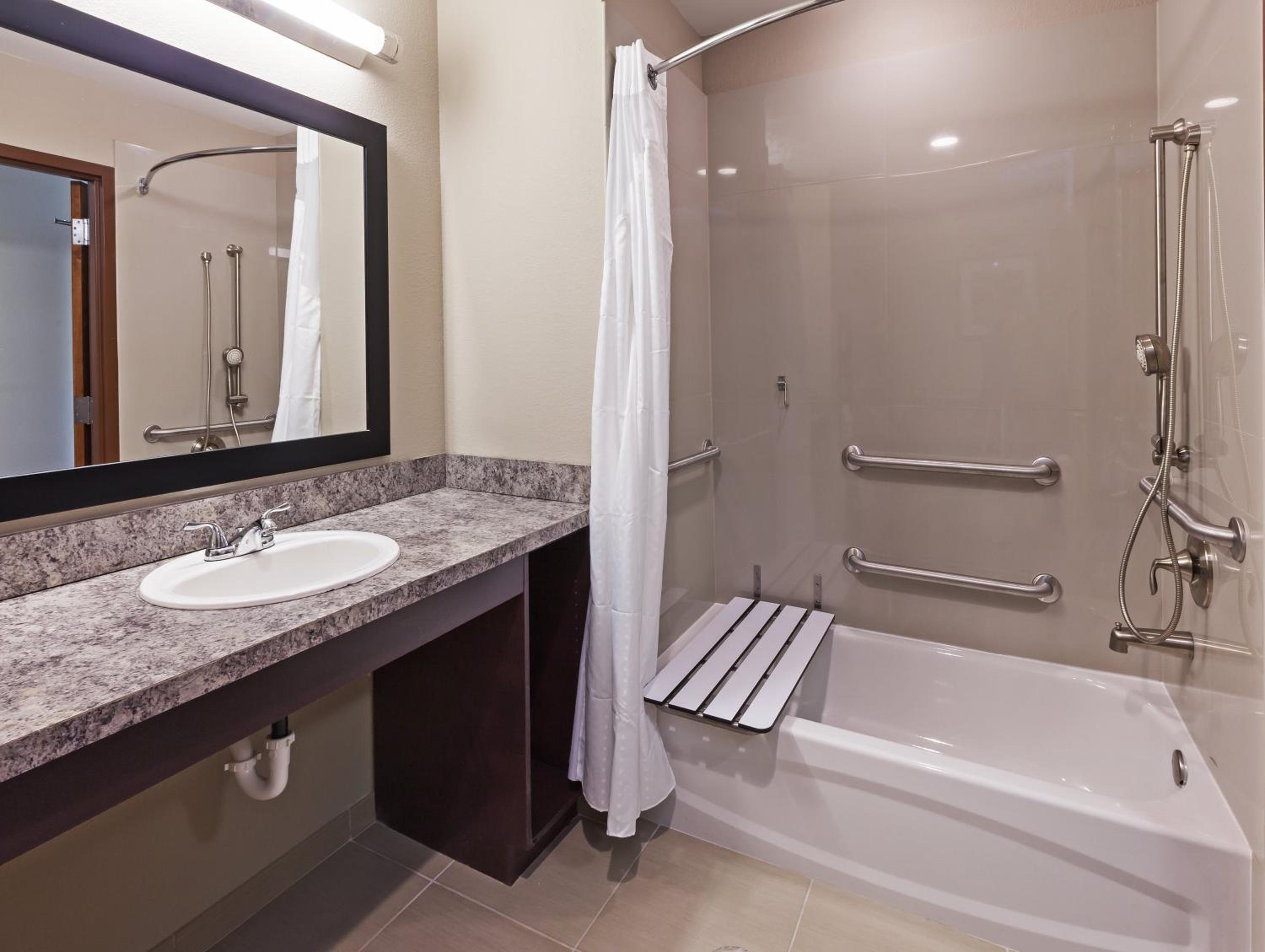 Holiday Inn Express & Suites Glenpool by IHG